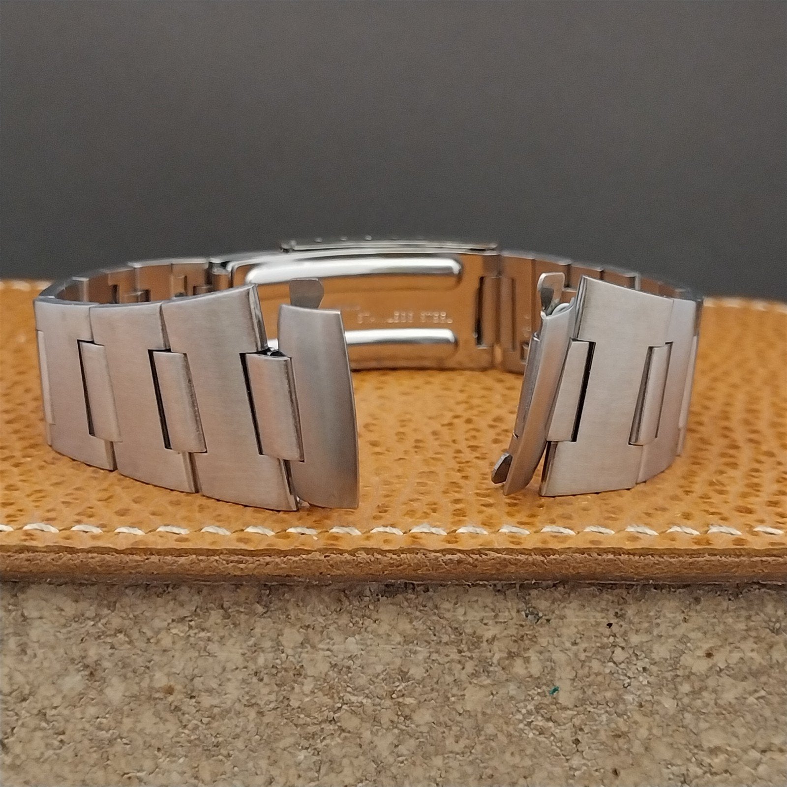 19mm Bear Stainless Steel Classic H-Link Unused Vintage Watch Band