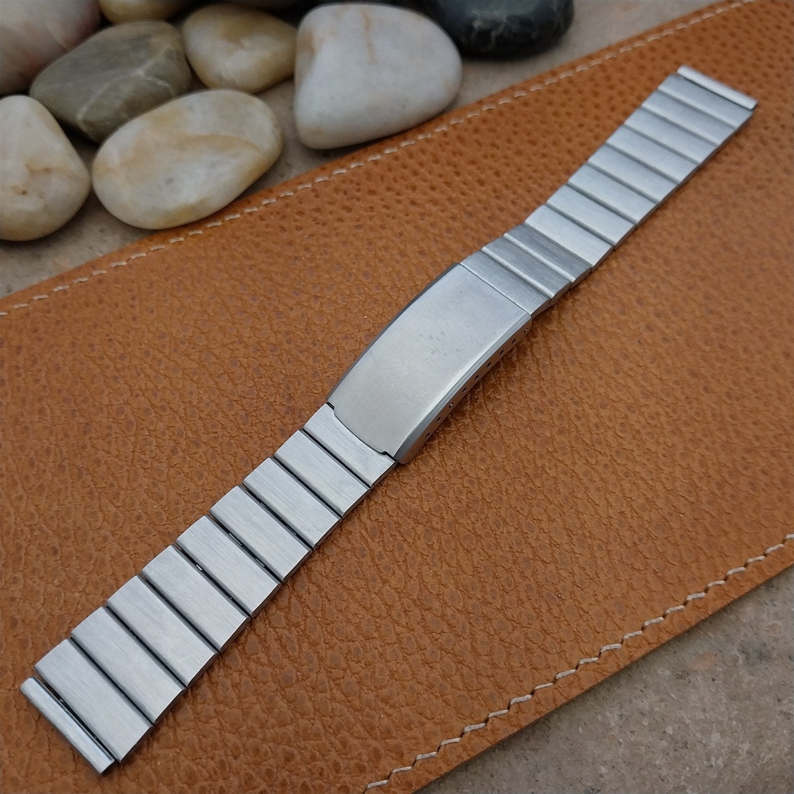 17.2mm 1970s Vintage Stainless Steel Classic Flared NOS Unused Watch Band