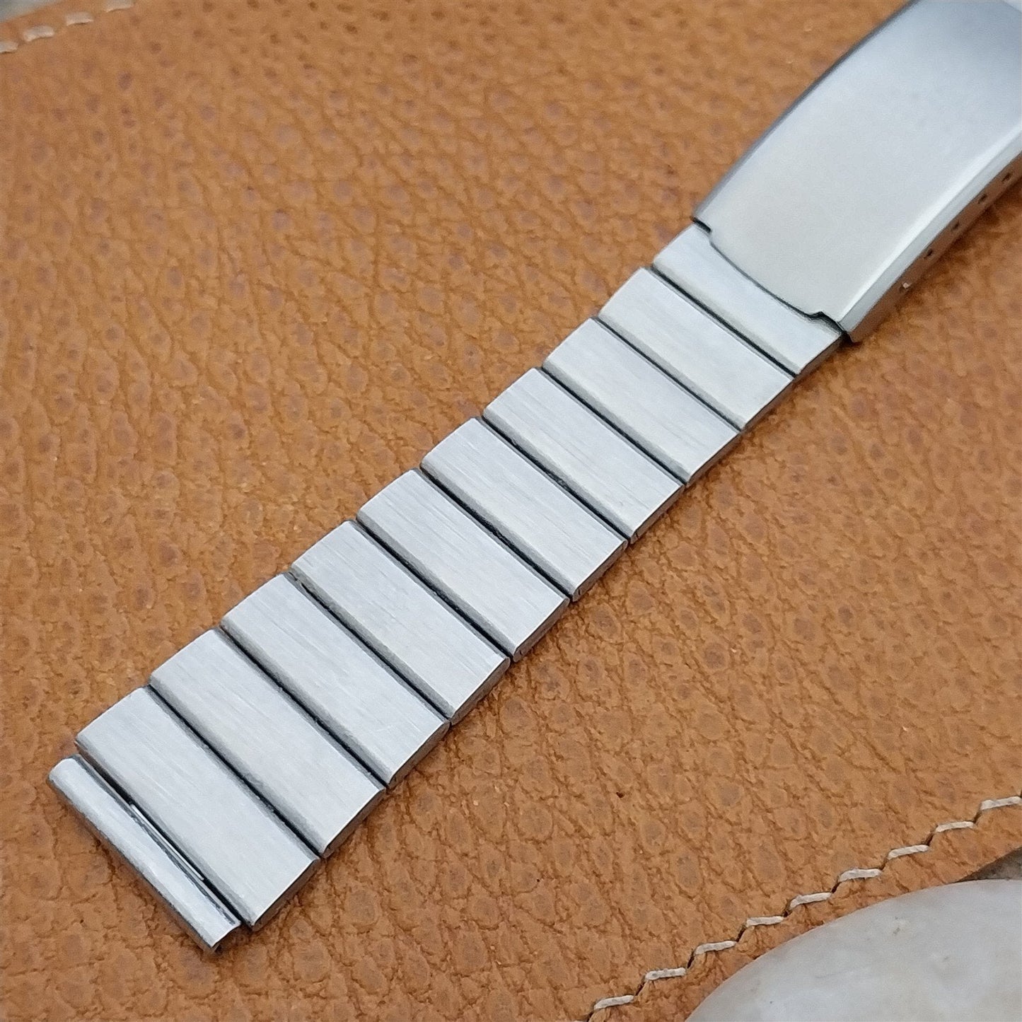 17.2mm 1970s Vintage Stainless Steel Classic Flared NOS Unused Watch Band