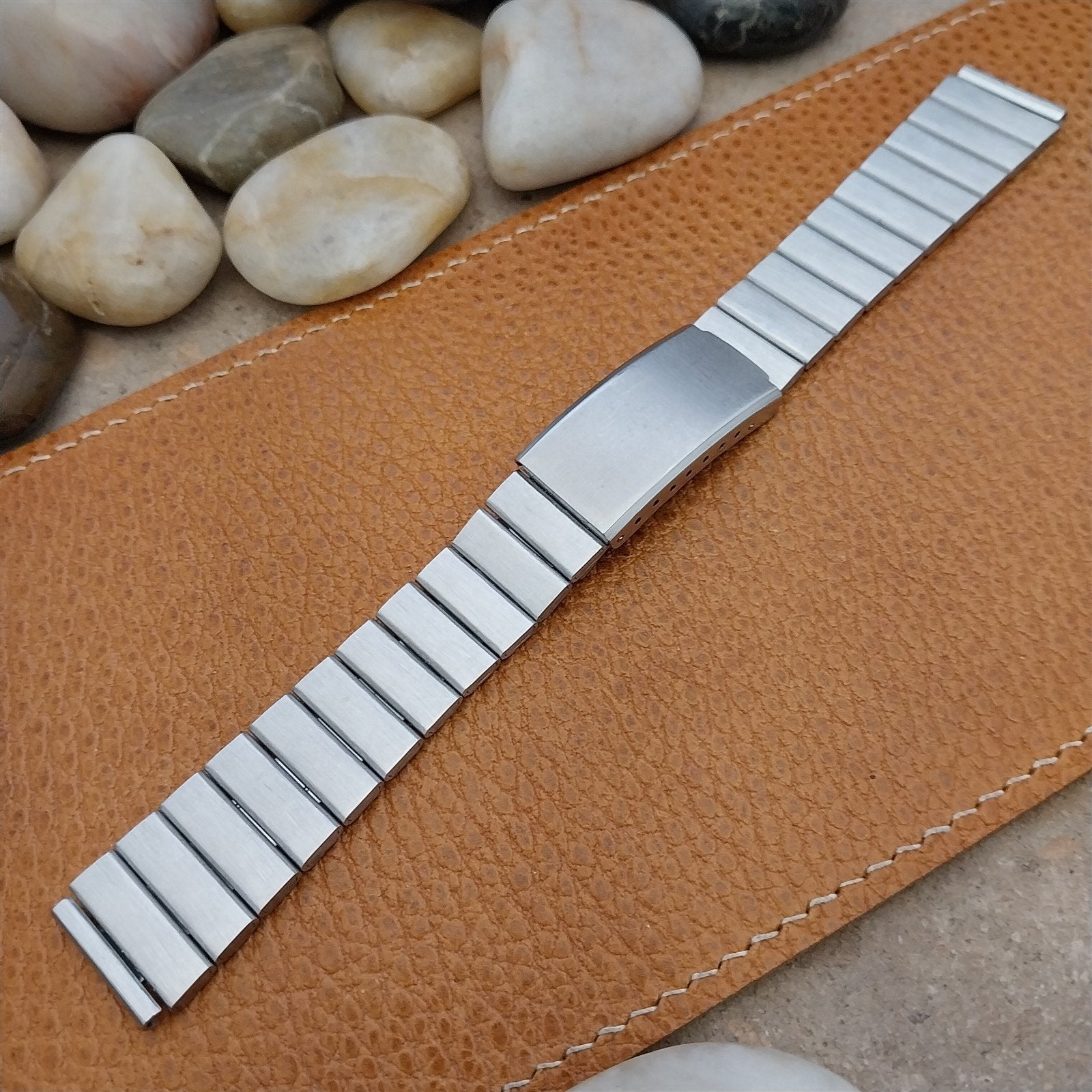 17.2mm 1970s Vintage Stainless Steel Classic Flared NOS Unused Watch Band