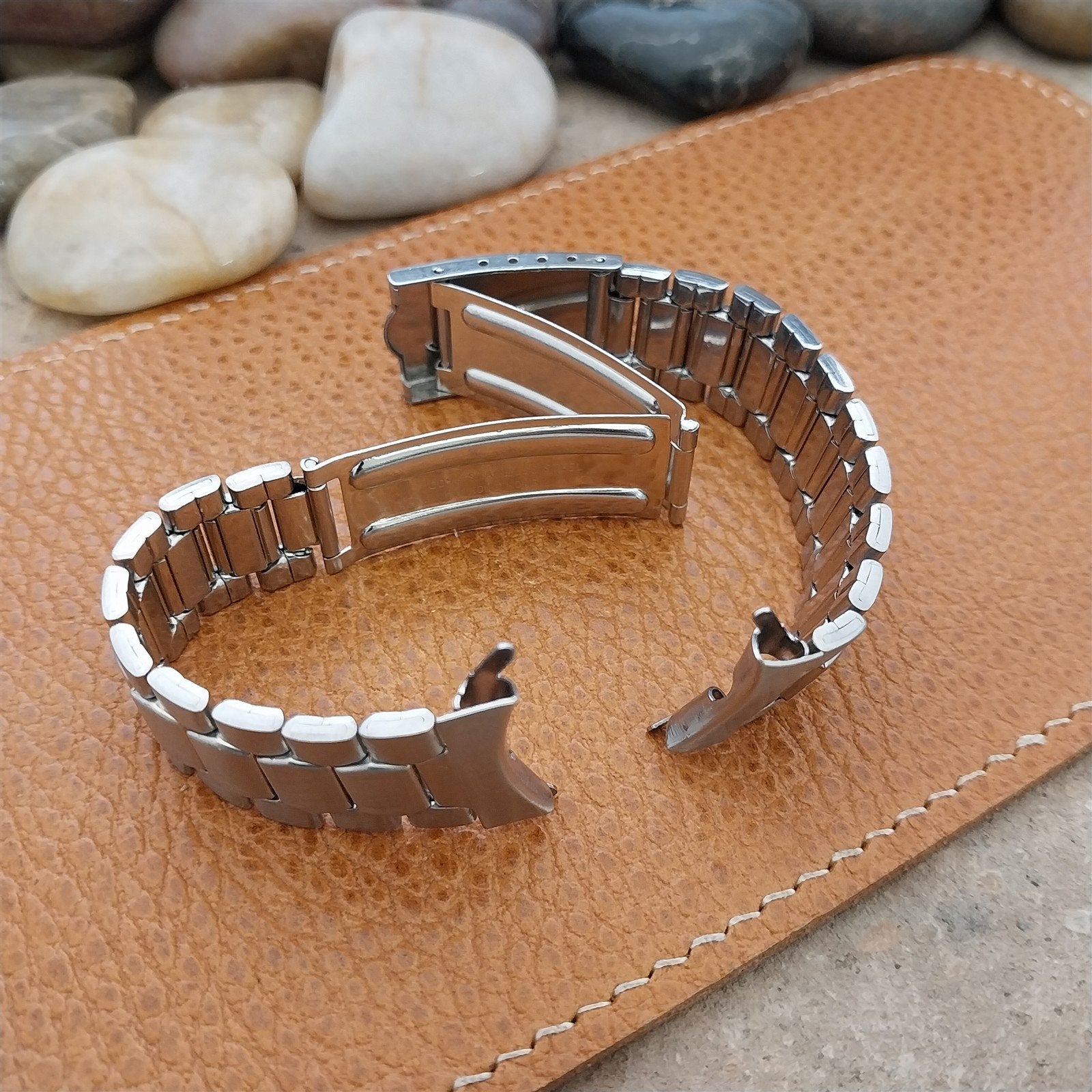 Vintage 19mm Stainless Steel Cushion-Link nos Unused Classic 1970s Watch Band