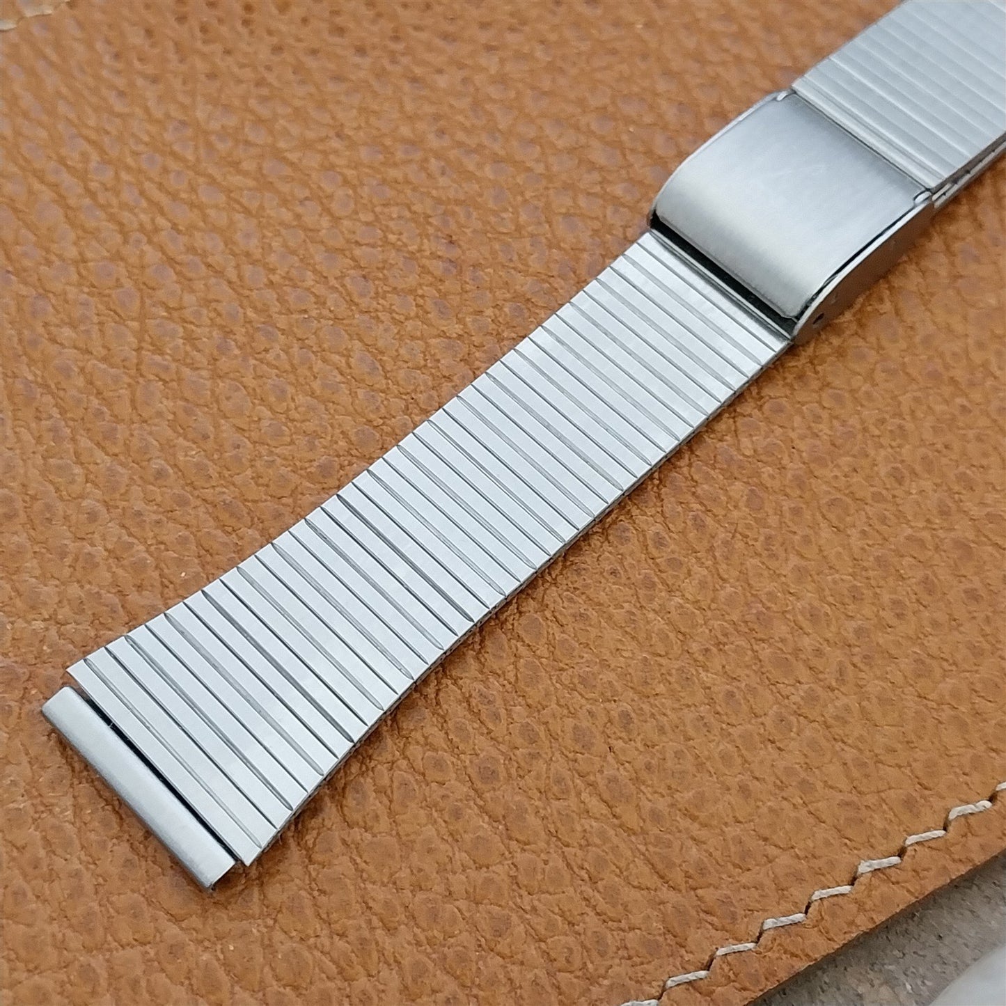 Vintage 18mm Stainless Steel Classic Flared Unused Watch Band