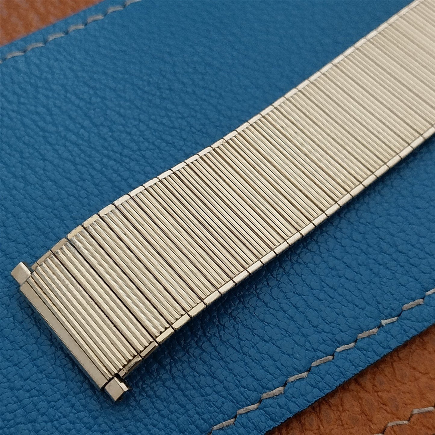 Vintage 22mm 20mm Gold-Tone Speidel Wide Thinline Expansion Unused Watch Band