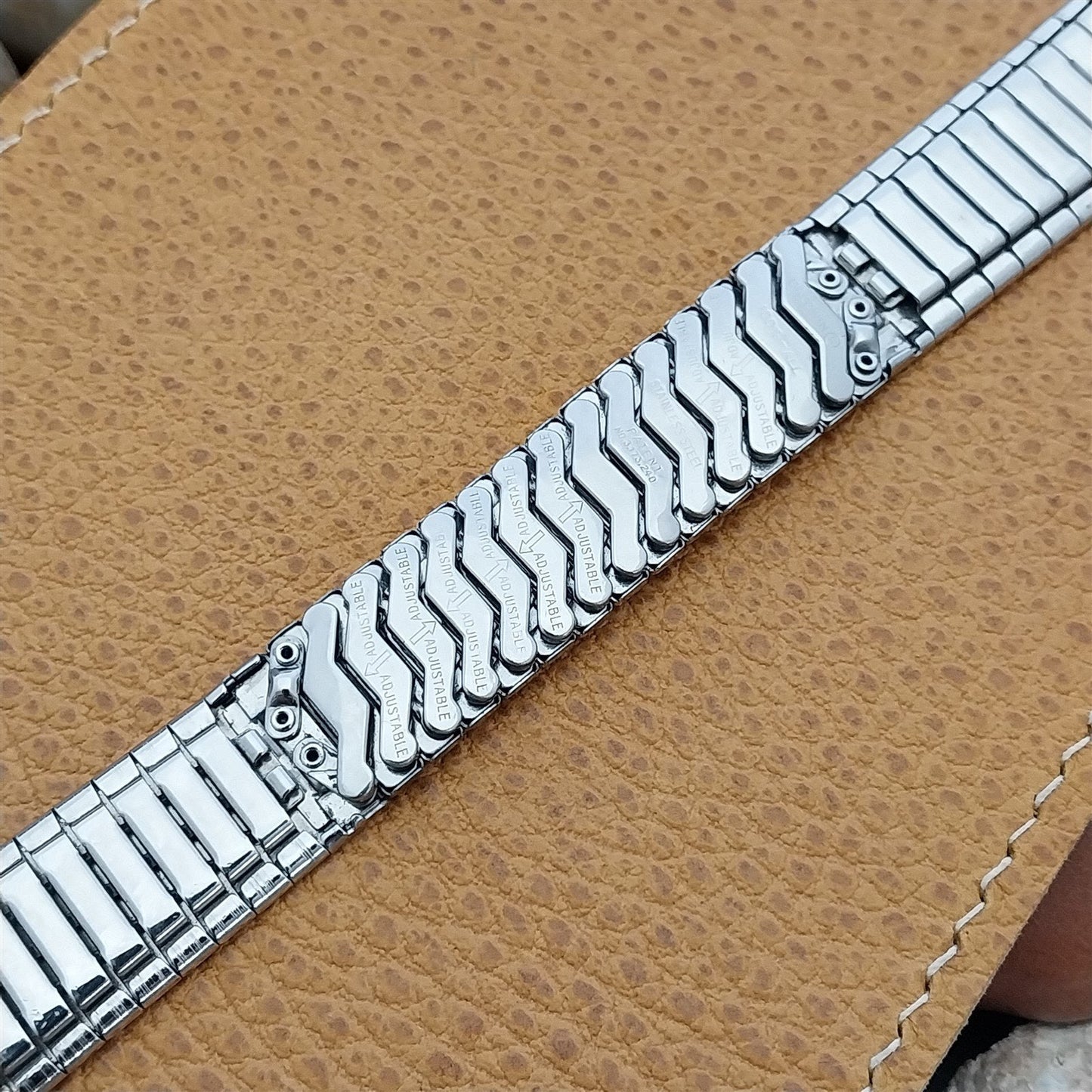 18mm 19mm Baldwin USA Stainless Steel nos Mid-Century 1960s Vintage Watch Band