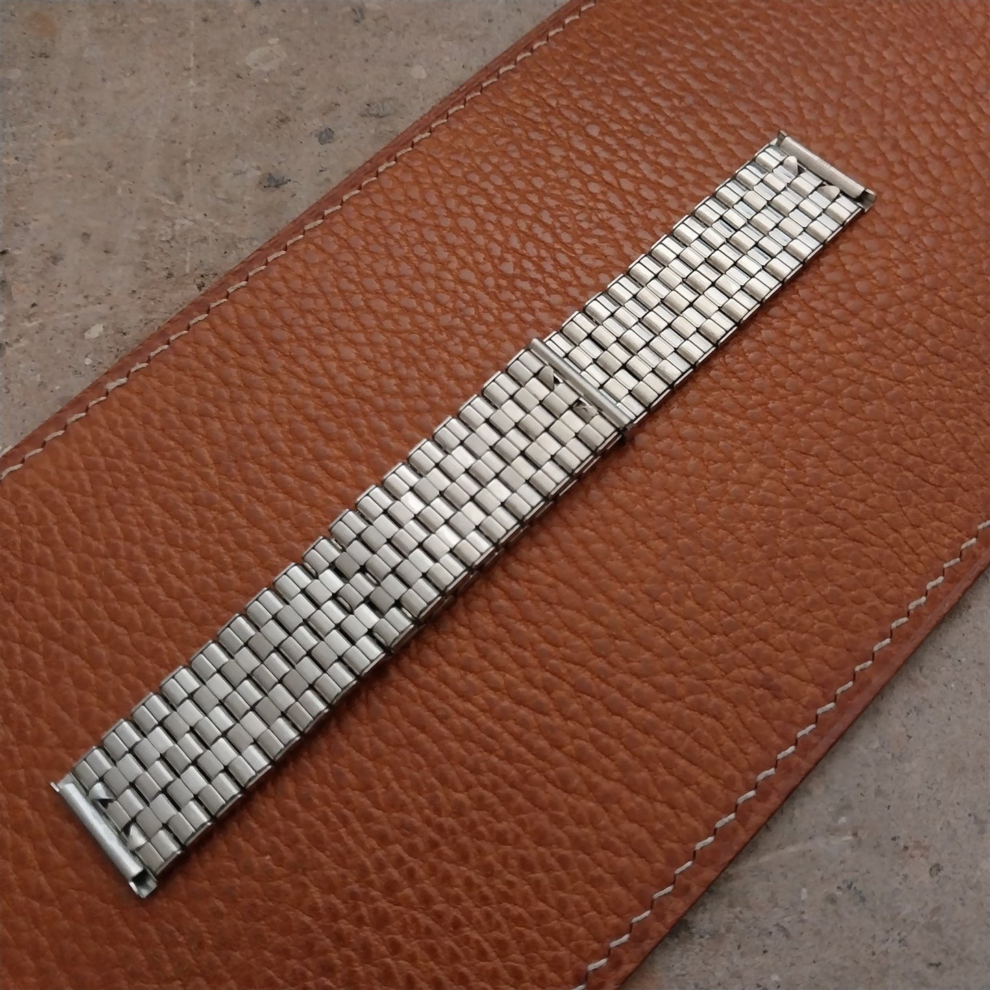 Vintage 19mm Stainless Steel Stretch Overlap Unused nos Classic Watch Band