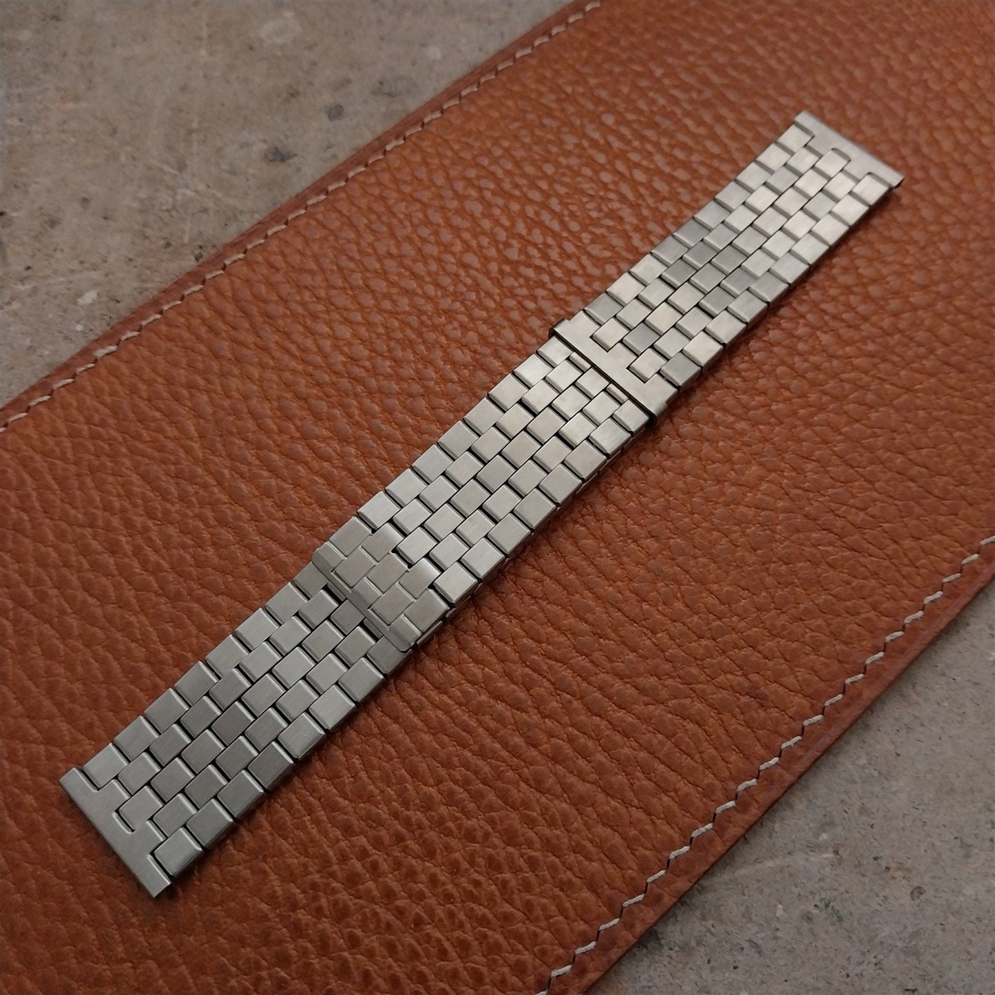 Vintage 19mm Stainless Steel Stretch Overlap Unused nos Classic Watch Band