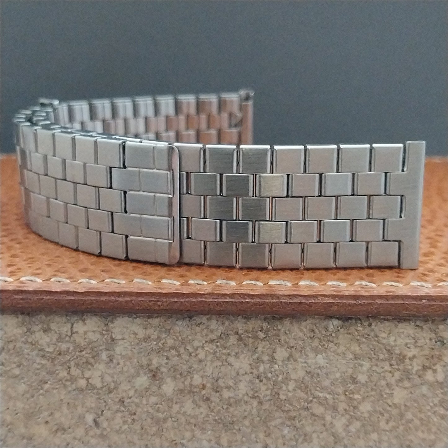 Vintage 19mm Stainless Steel Stretch Overlap Unused nos Classic Watch Band
