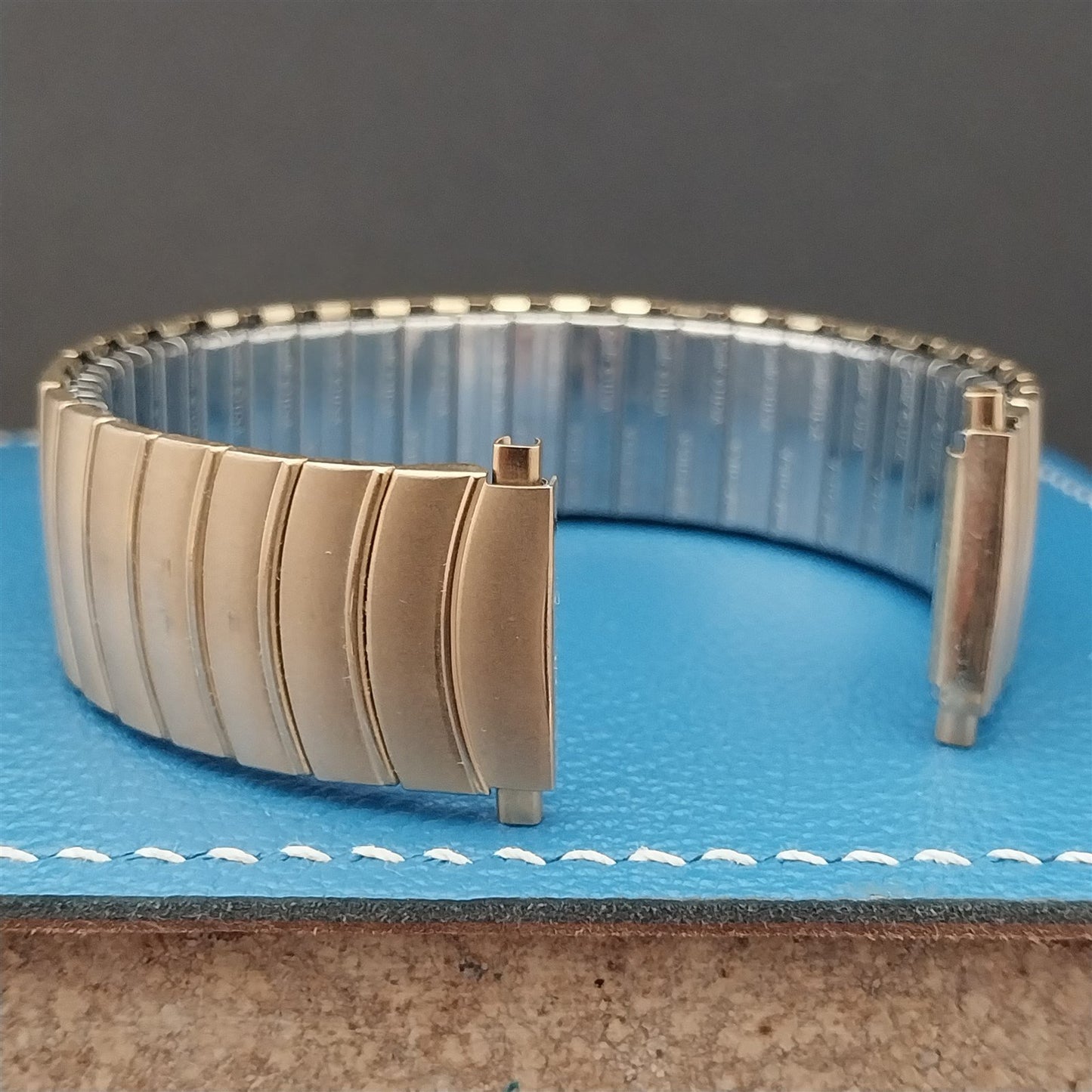1980s Speidel USA Wide EuroFlex 22mm Gold-Tone Expansion nos Vintage Watch Band