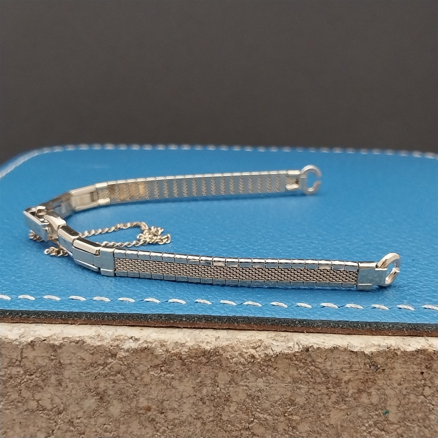 Ladies Speidel Yellow Gold Mesh Unused Classic 1969 Vintage Cocktail Watch Band