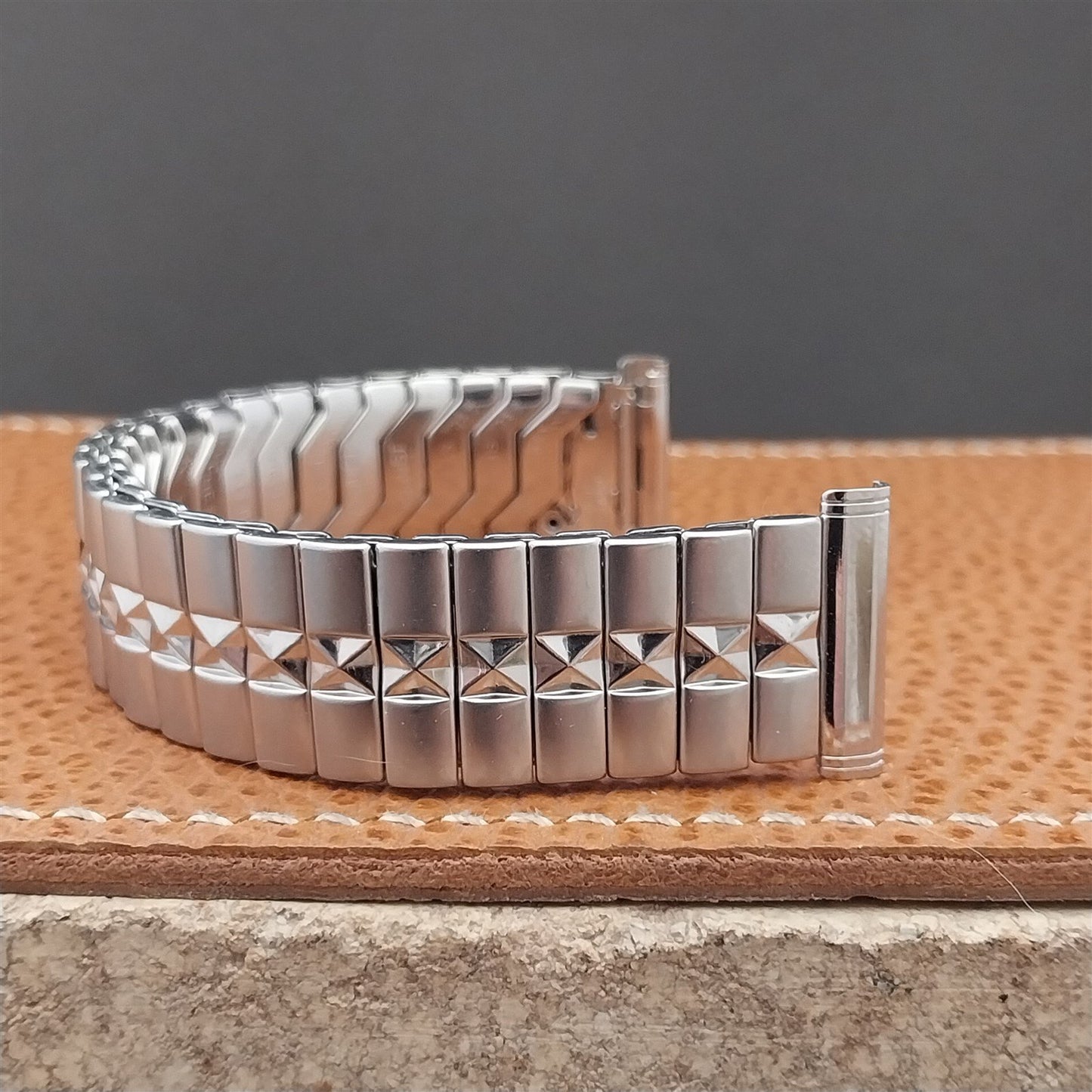 19mm 18mm 16mm Stainless Steel Expansion Duchess Unused 1950s Vintage Watch Band
