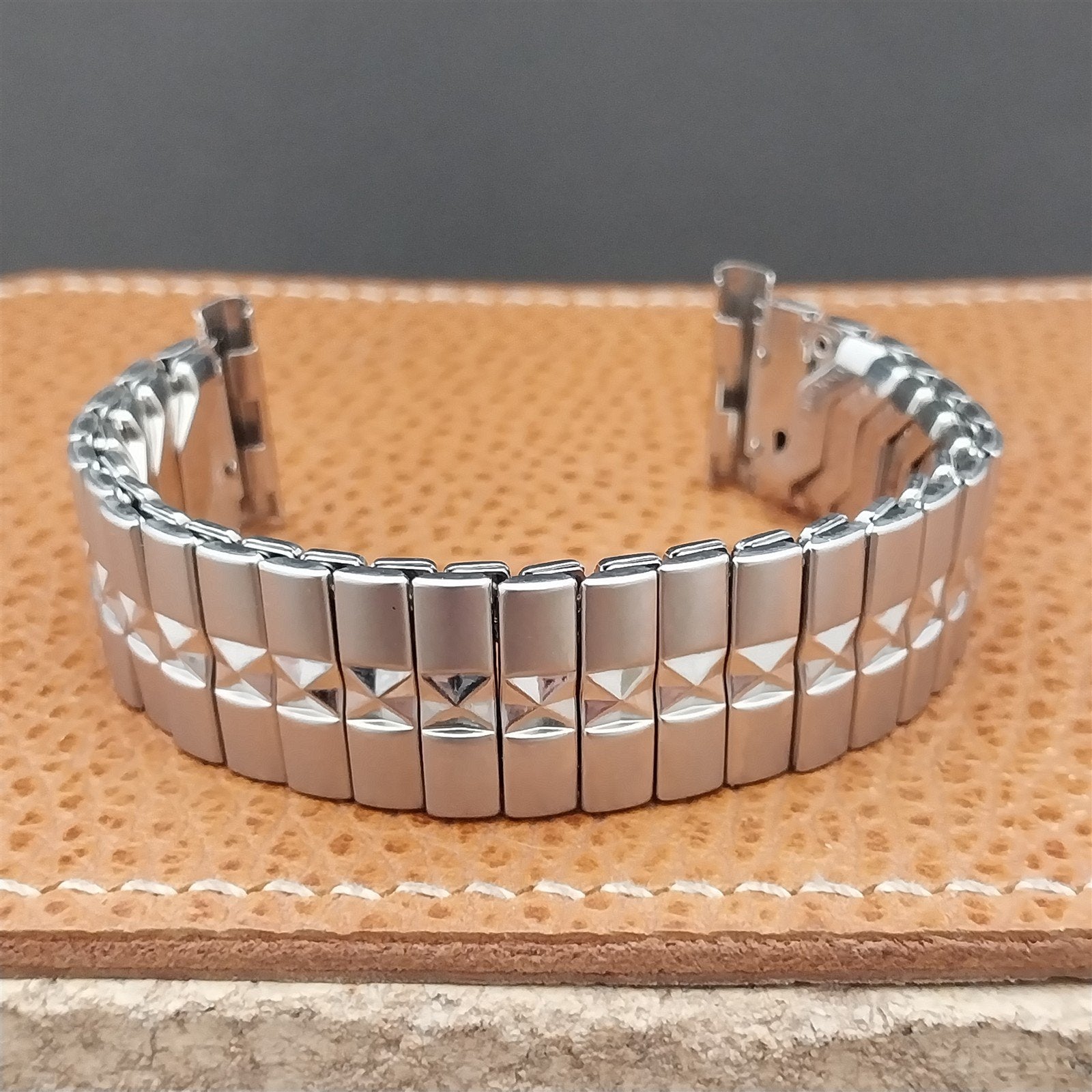 19mm 18mm 16mm Stainless Steel Expansion Duchess Unused 1950s Vintage Watch Band