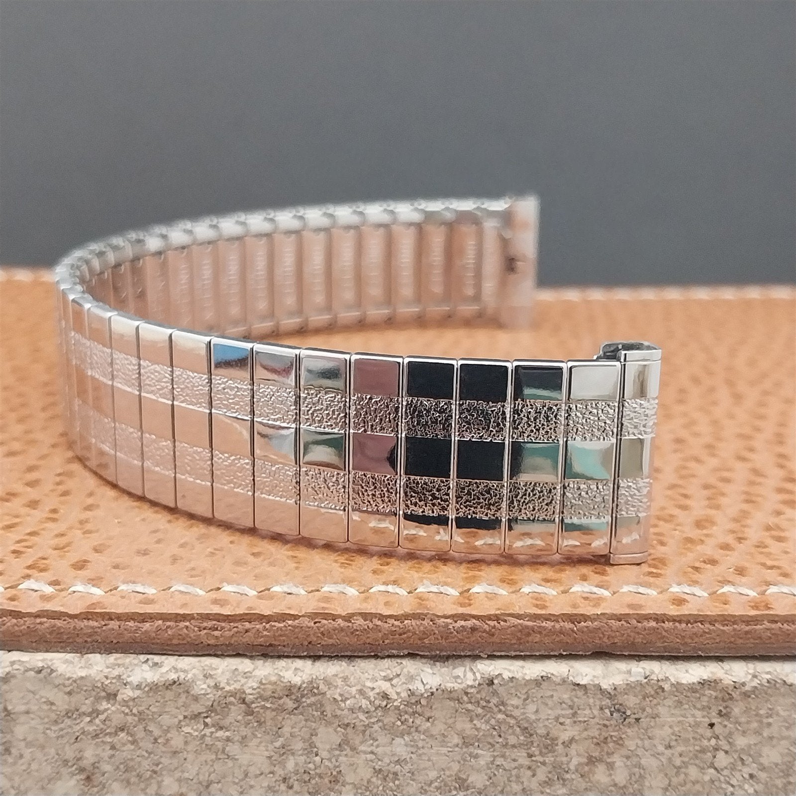 Vintage 17.3mm Uniflex Slim Classic Stainless Steel Expansion 1960s Watch Band