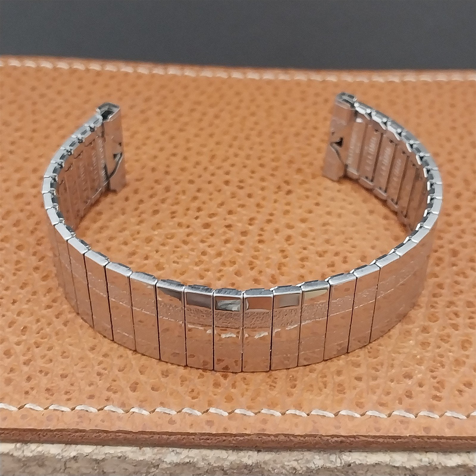 Vintage 17.3mm Uniflex Slim Classic Stainless Steel Expansion 1960s Watch Band