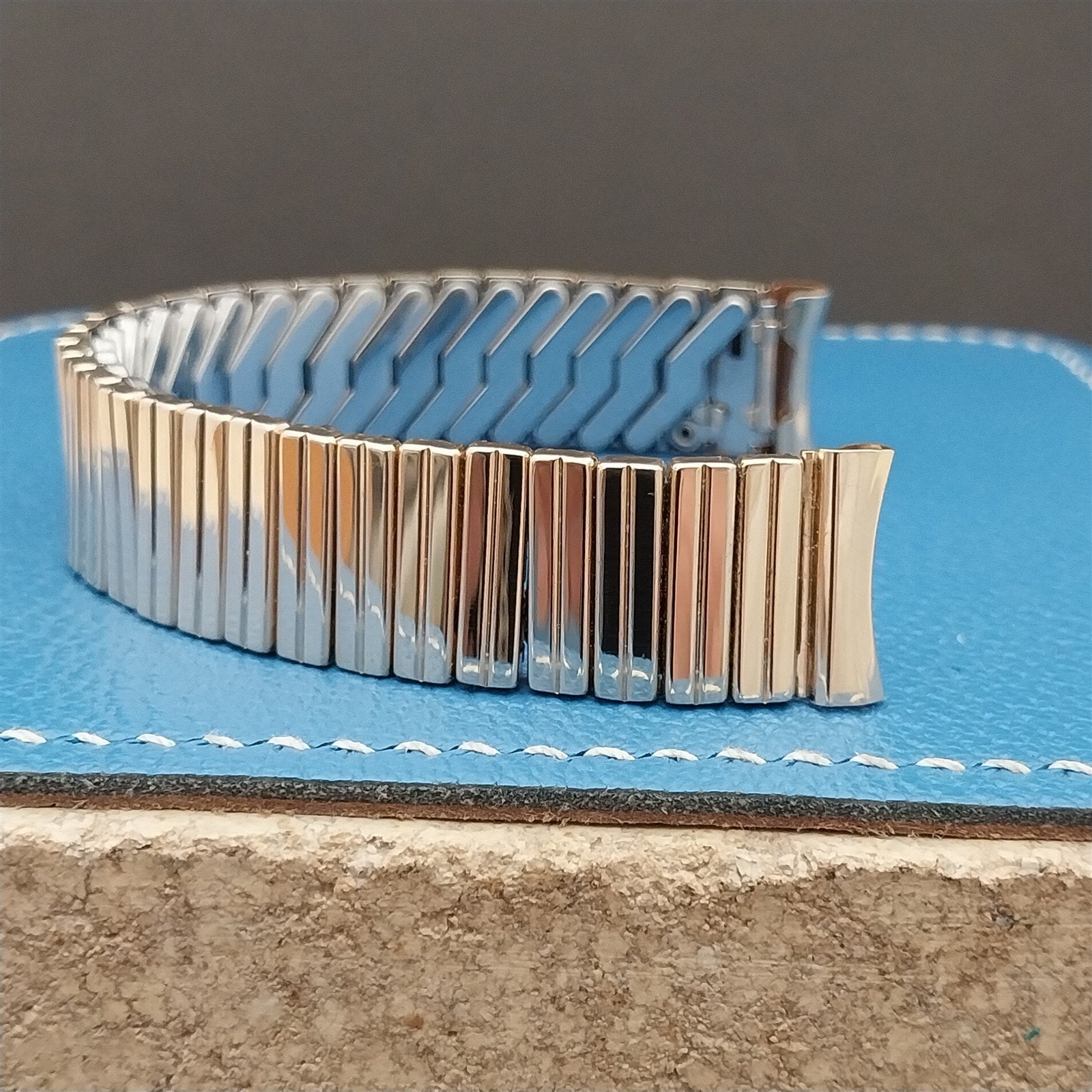 16mm Vintage Yellow Gold-Filled Vantage Classic Stretch 1960s Unused Watch Band