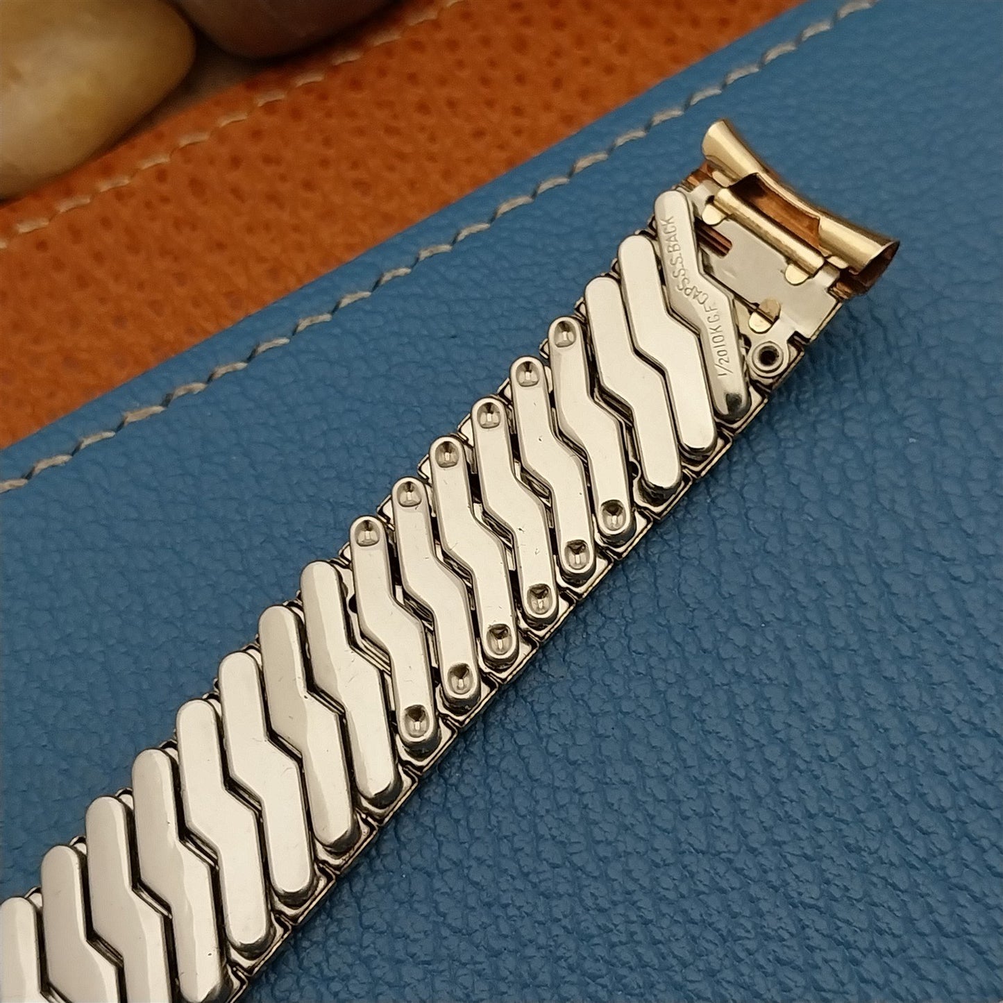 16mm Vintage Yellow Gold-Filled Vantage Classic Stretch 1960s Unused Watch Band