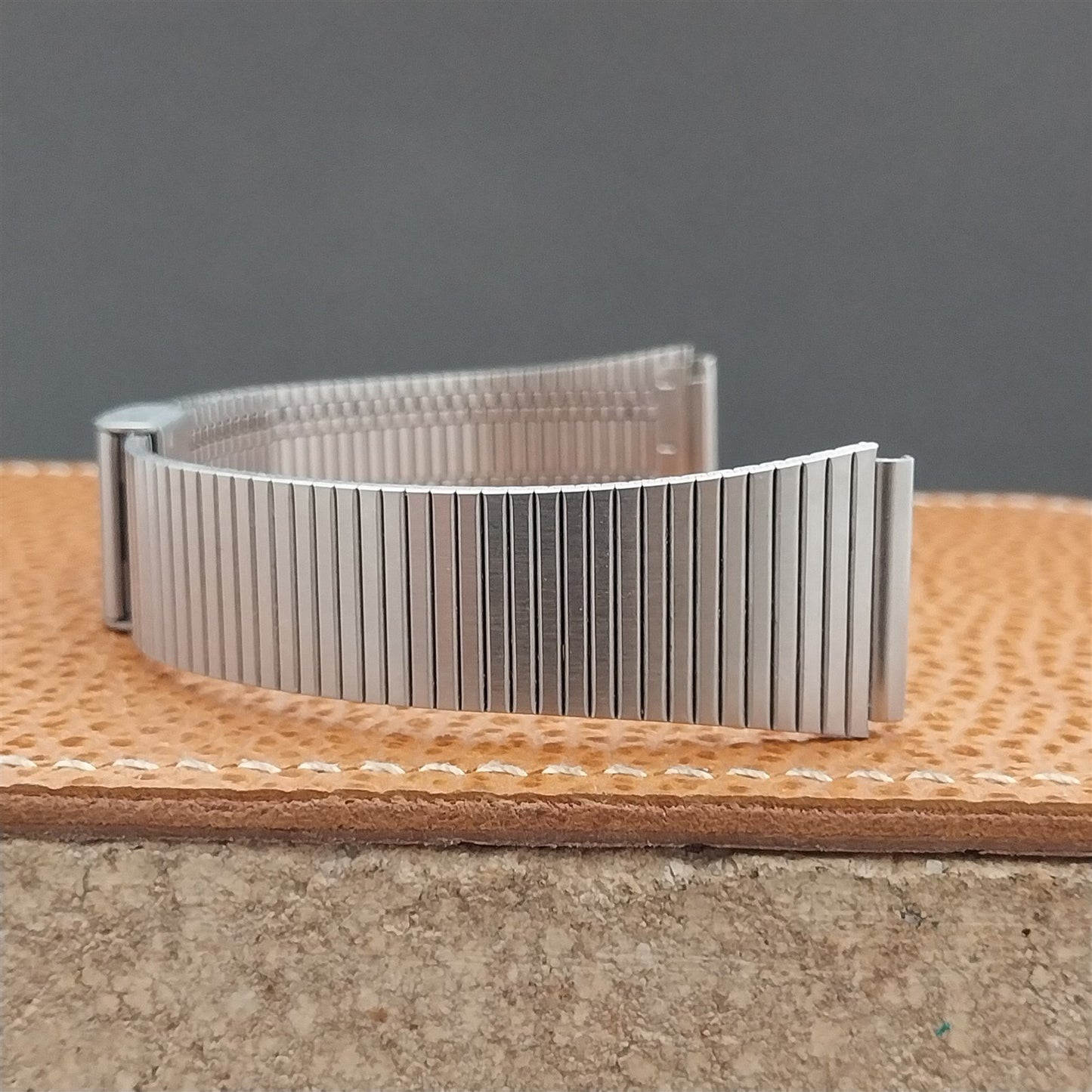 Vintage 18mm Stainless Steel Classic Flared Unused Watch Band