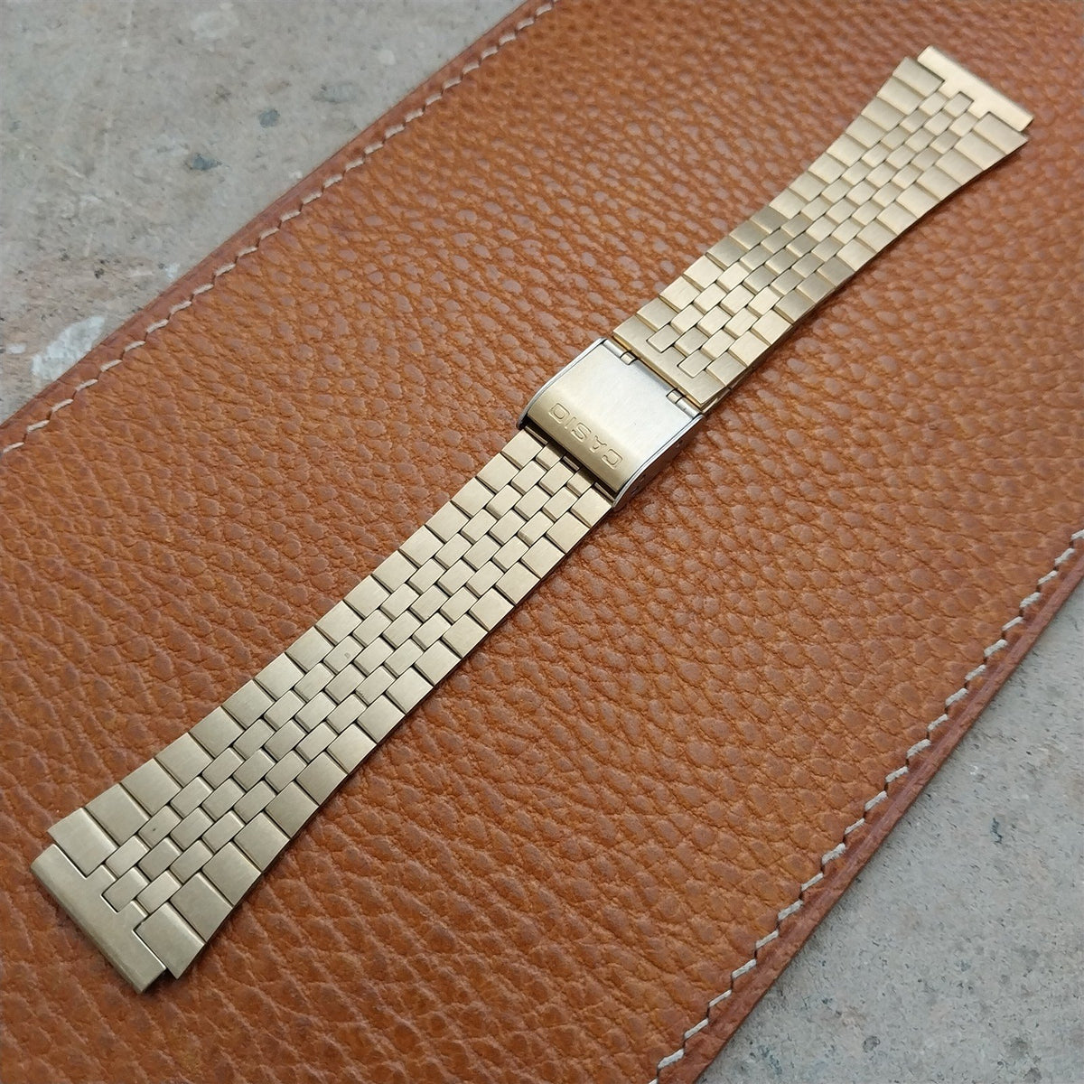 Vintage Casio Japan B-466N 18mm Yellow Gold-Tone Classic NOS Unused Watch Band