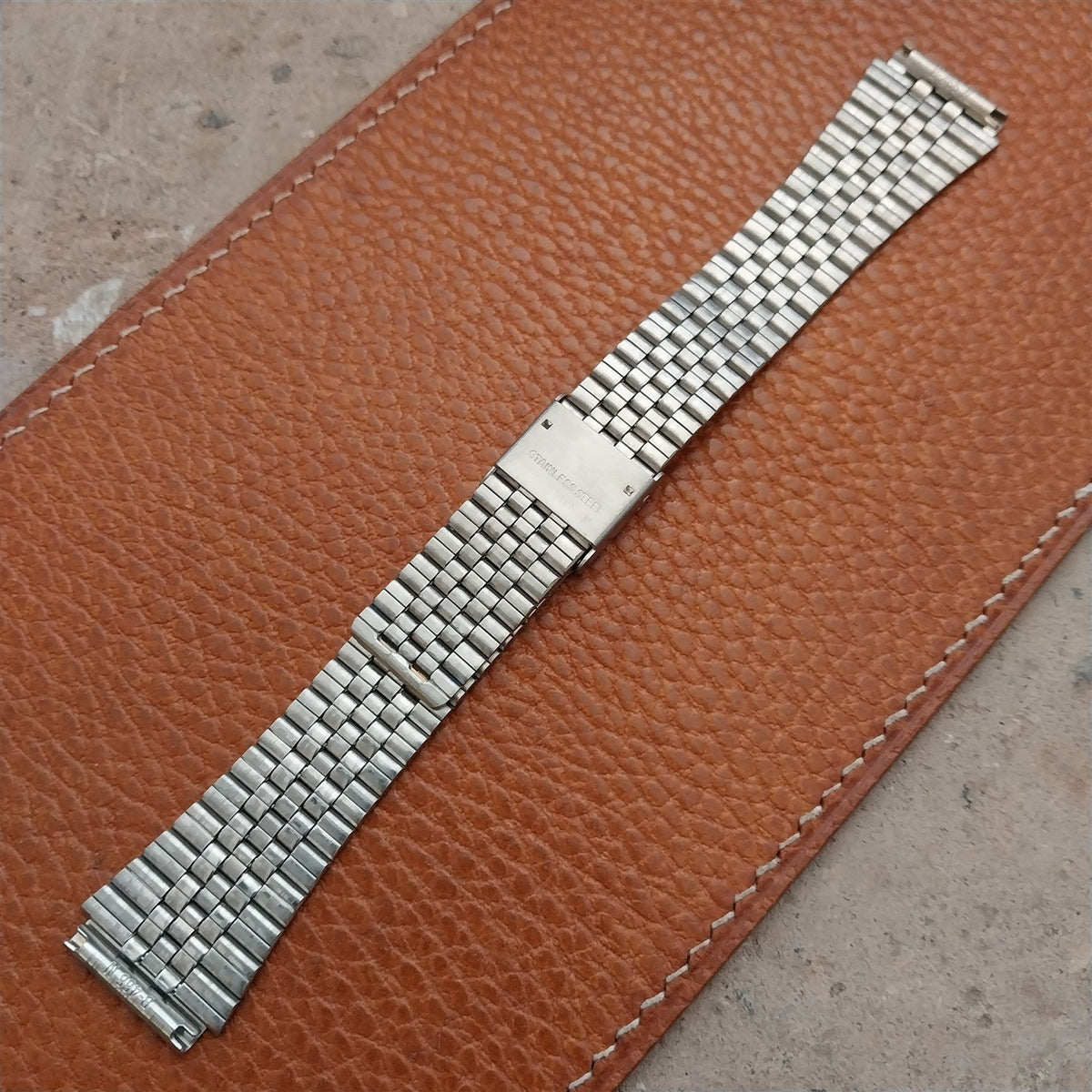 Vintage Casio Japan B-466N 18mm Yellow Gold-Tone Classic NOS Unused Watch Band