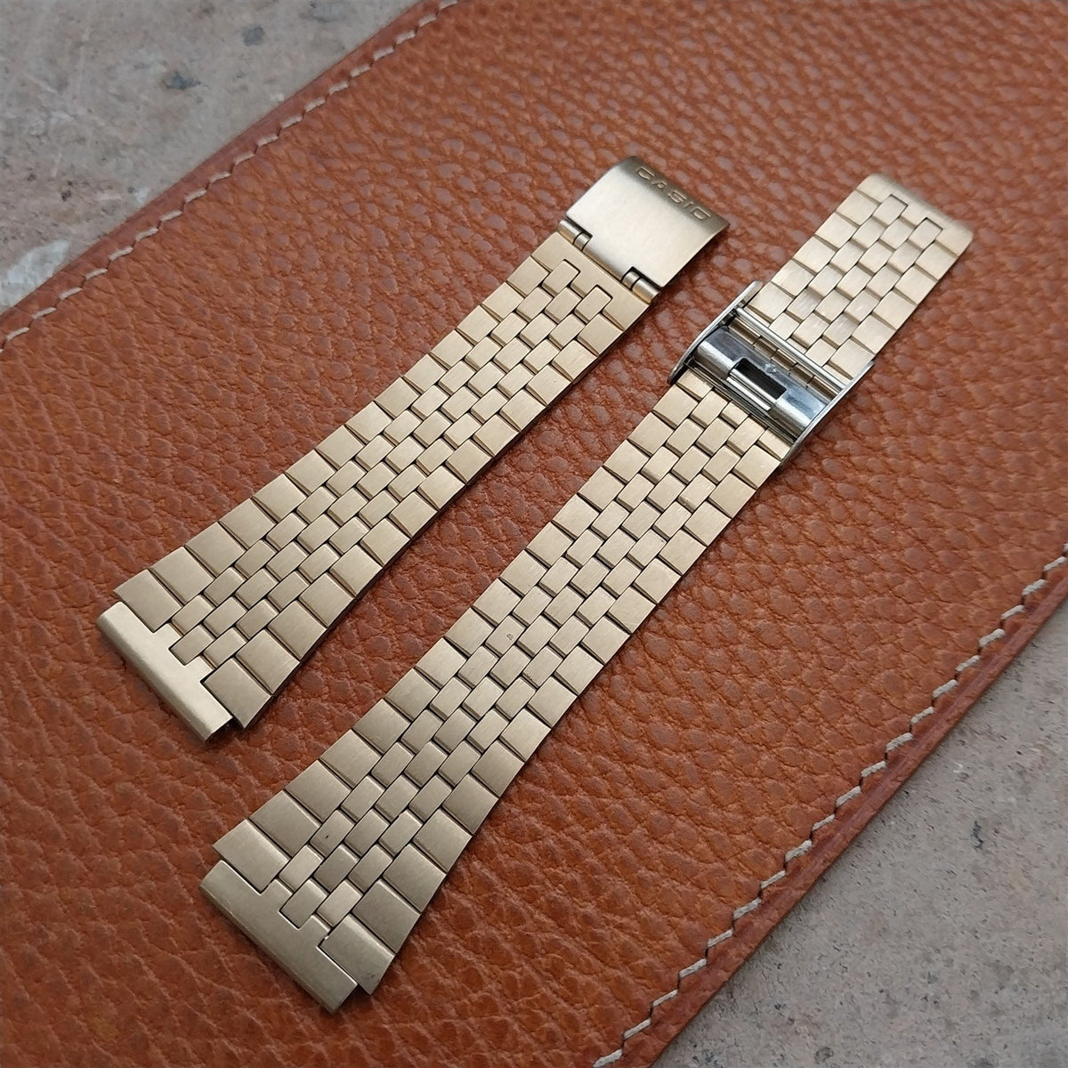 Vintage Casio Japan B-466N 18mm Yellow Gold-Tone Classic NOS Unused Watch Band