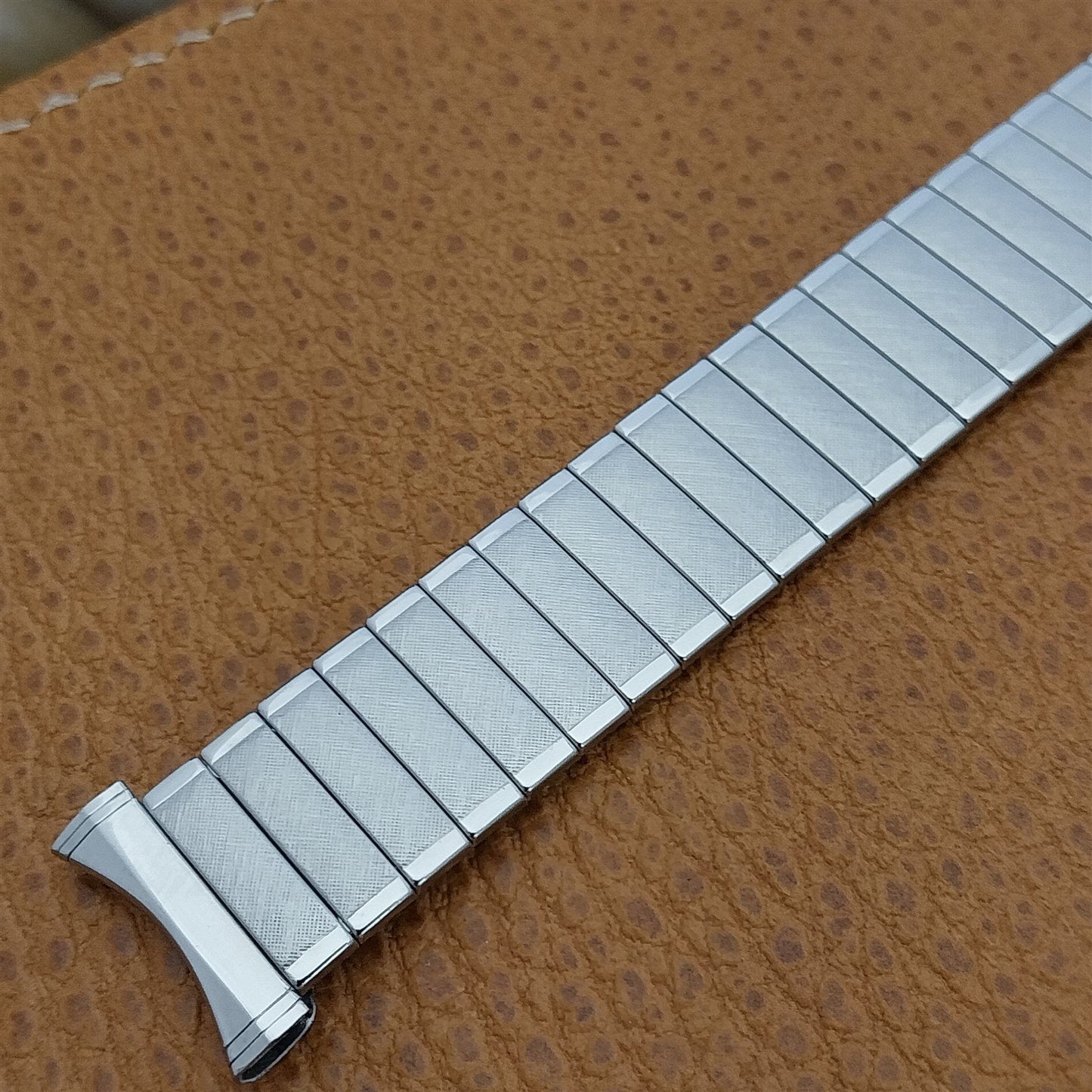 18mm 16mm Stainless Steel Uniflex USA Slim Expansion New nos Vintage Watch Band