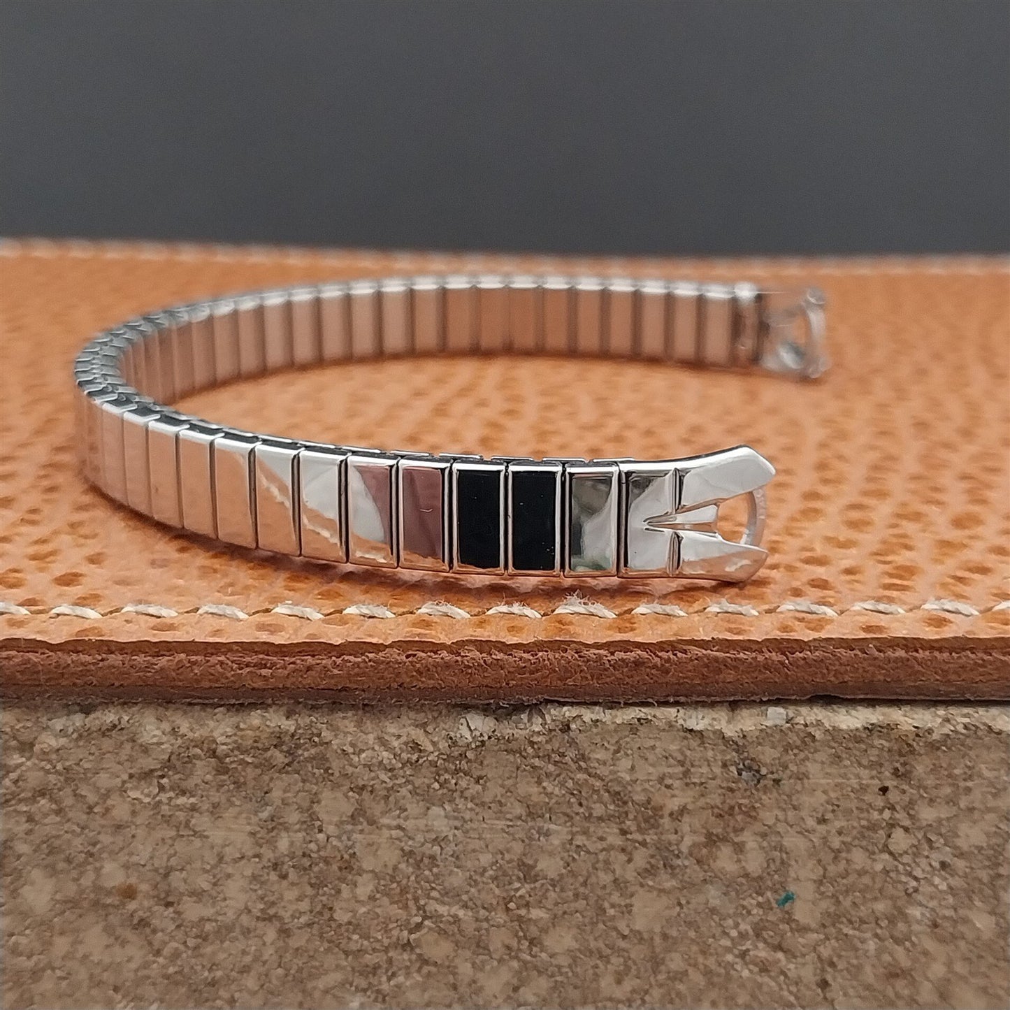 Vintage Speidel Ladies Classic Stretch Unused Stainless Cocktail Watch Band