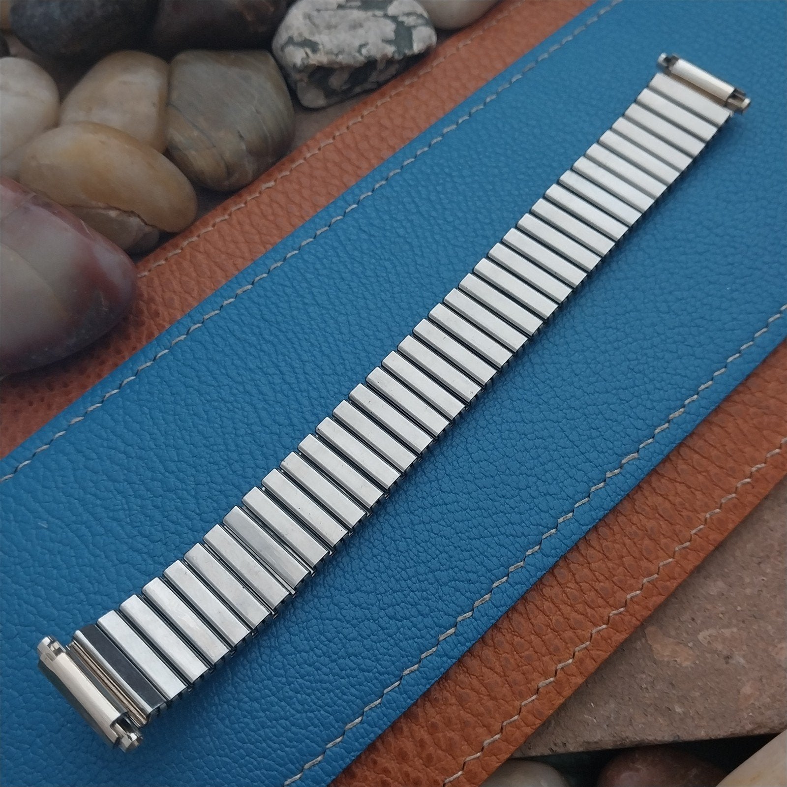 Vintage Gold Tone 16mm 17mm 18mm 19mm Classic Stretch Unused nos Watch Band