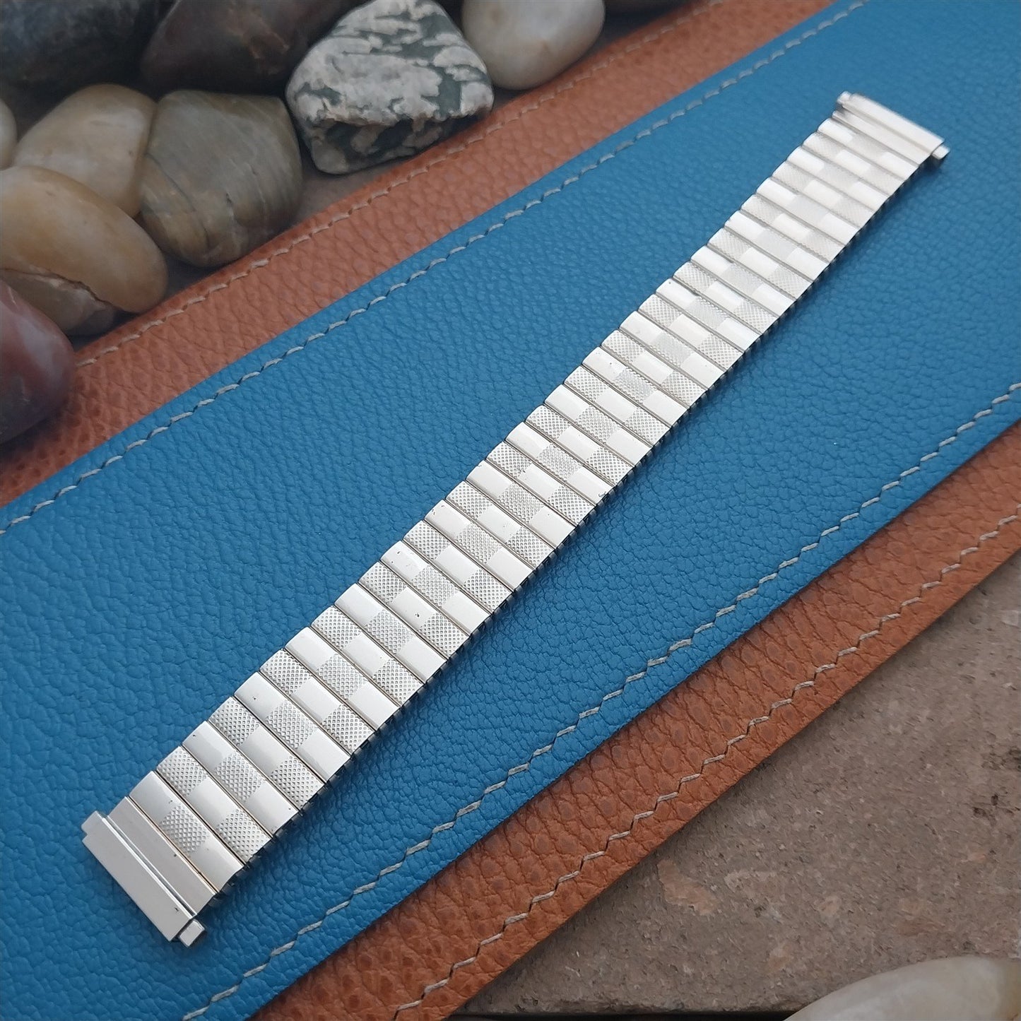 Vintage Gold Tone 16mm 17mm 18mm 19mm Classic Stretch Unused nos Watch Band