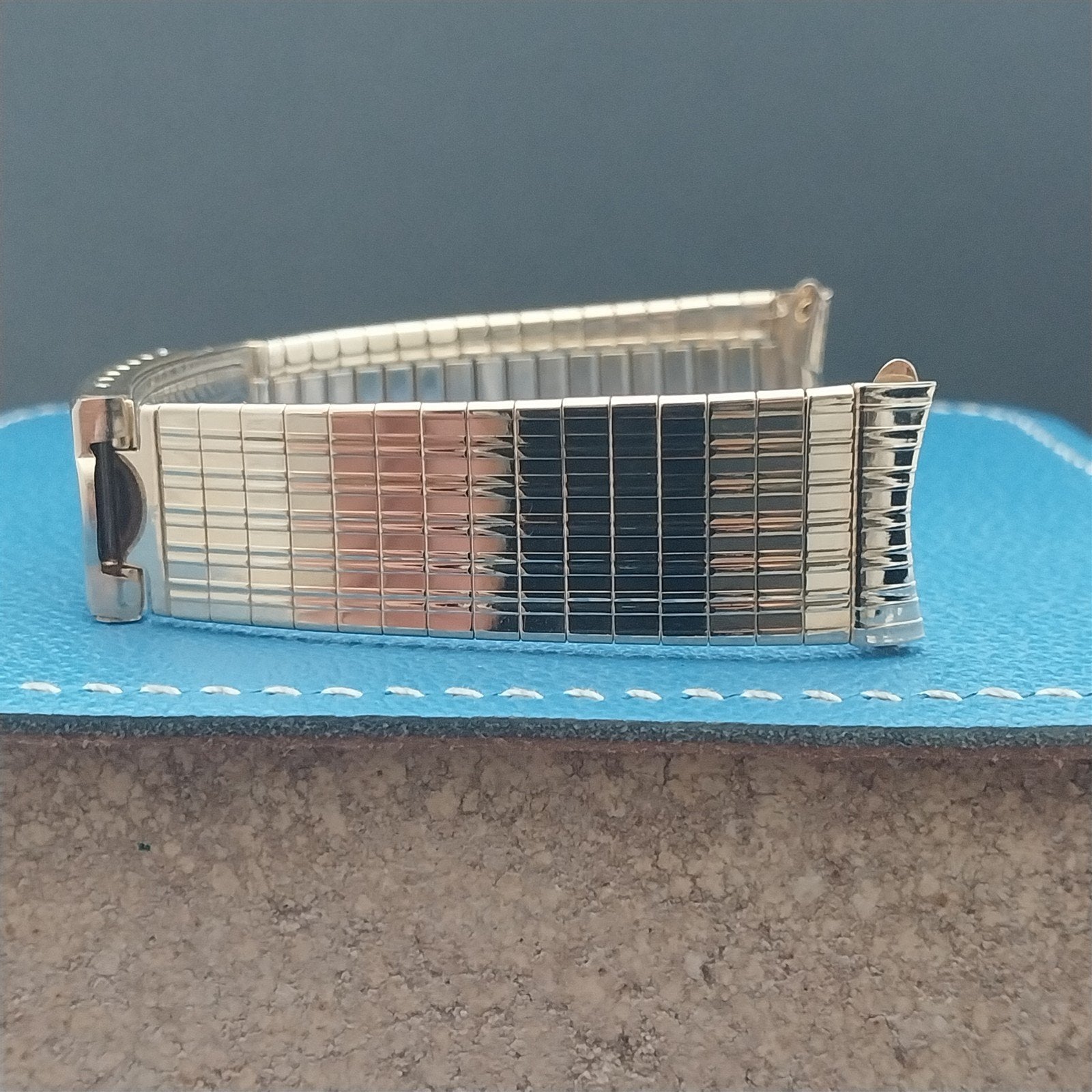 18mm Topps Yellow Gold-Tone Unused nos 1960s-1970s Vintage Watch Band