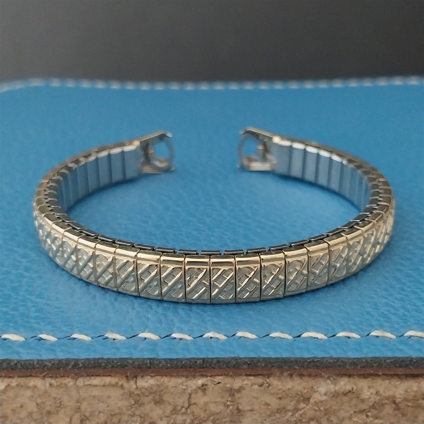 Vintage Ladies Rolled Gold Plate Speidel Twiston Unused Cocktail Watch Band