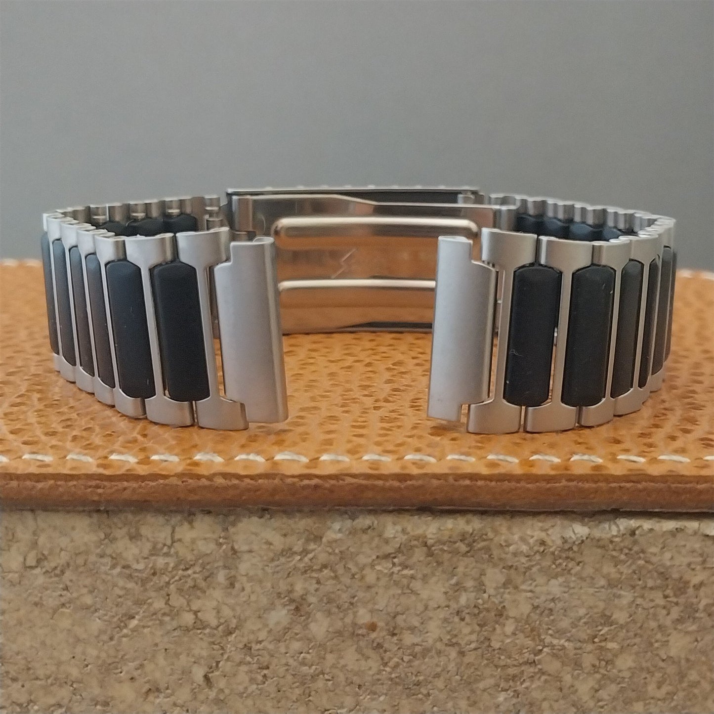 18mm Black & Stainless Steel Speidel Flared Unused nos Vintage Watch Band