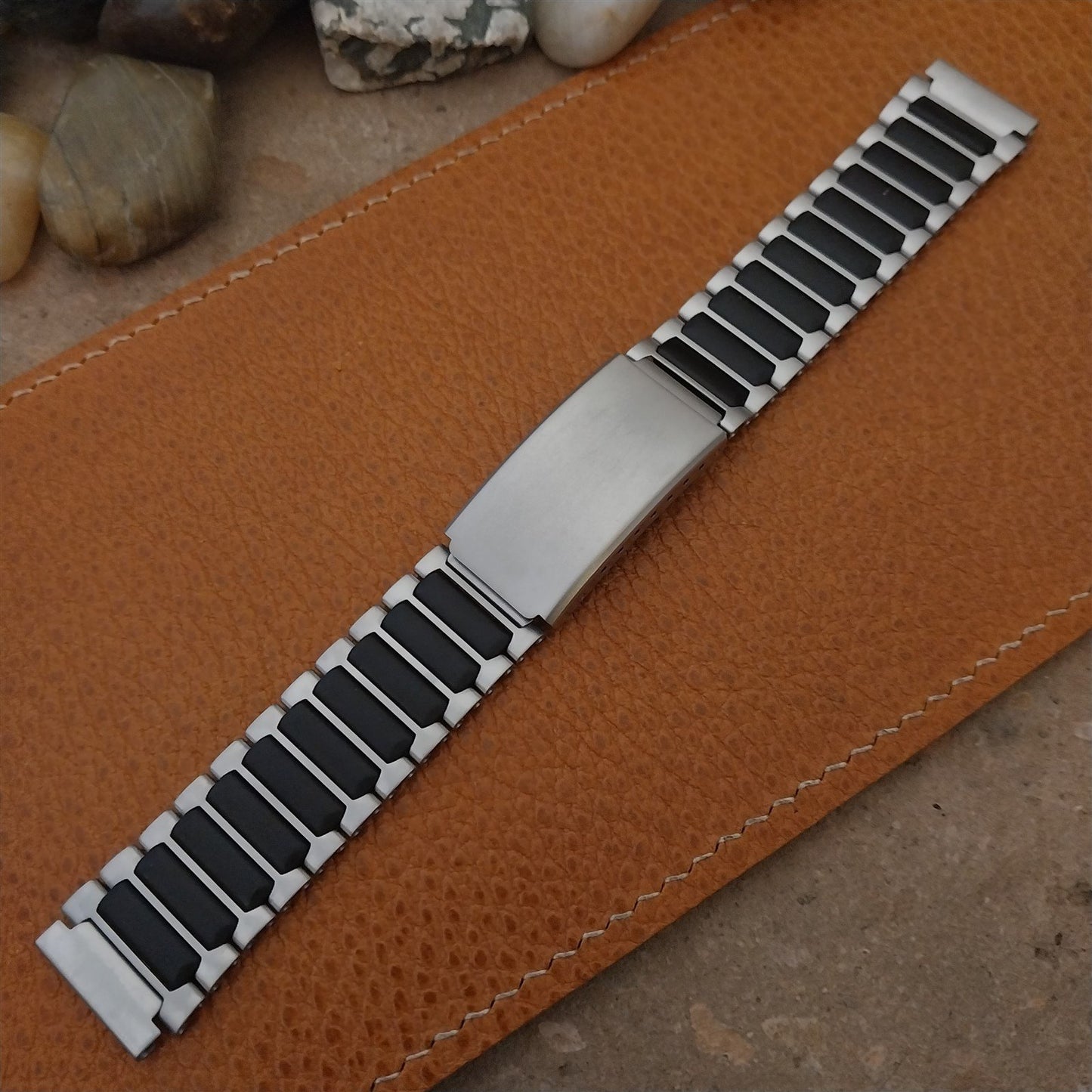 18mm Black & Stainless Steel Speidel Flared Unused nos Vintage Watch Band