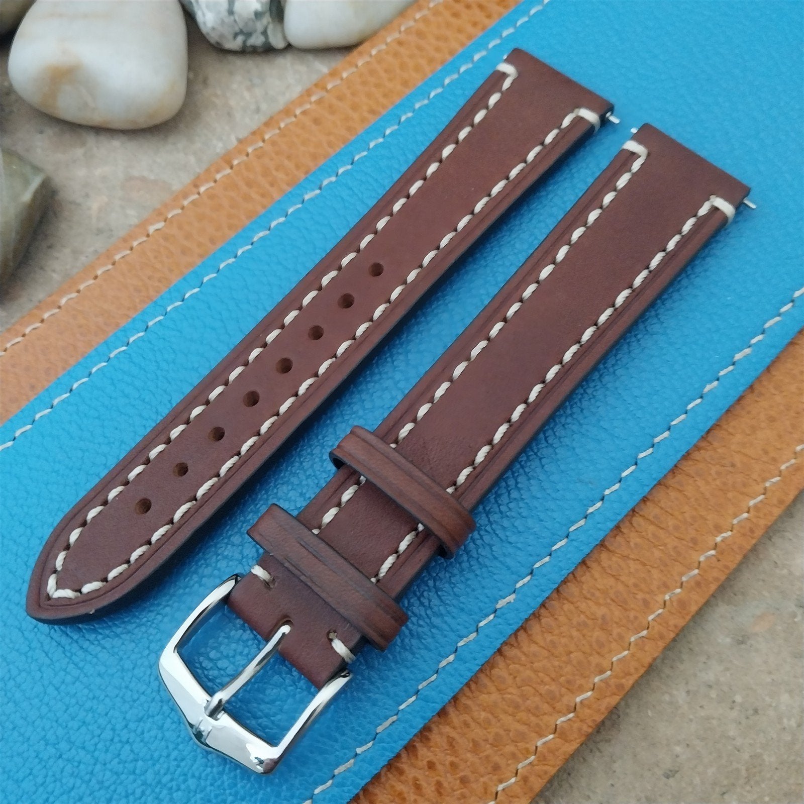 Brown 20mm Hirsch Liberty XL Artisan Leather Classic Tapered 20/18 Watch Band