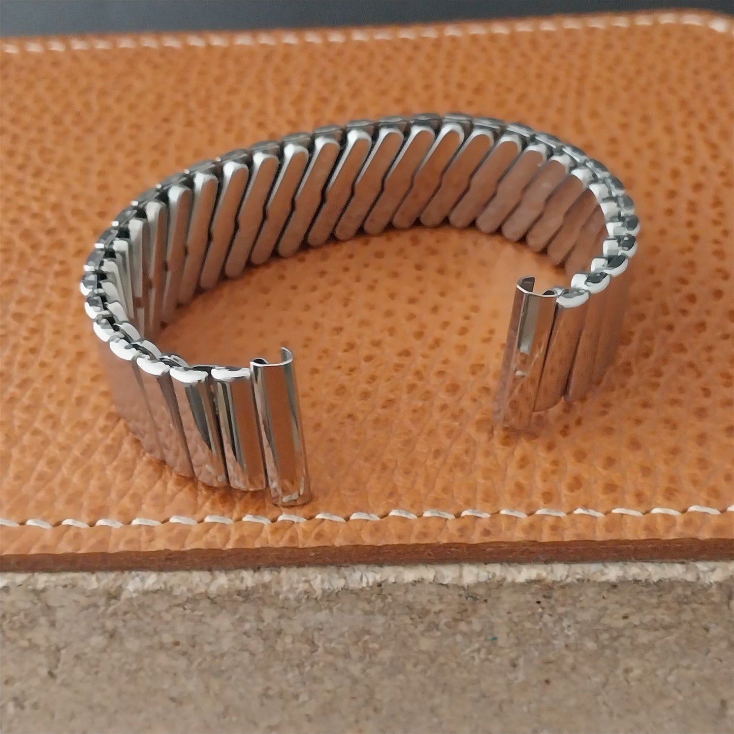 16mm 18mm 19mm Classic 1960s Vintage Lenox Stainless Stretch Unused Watch Band