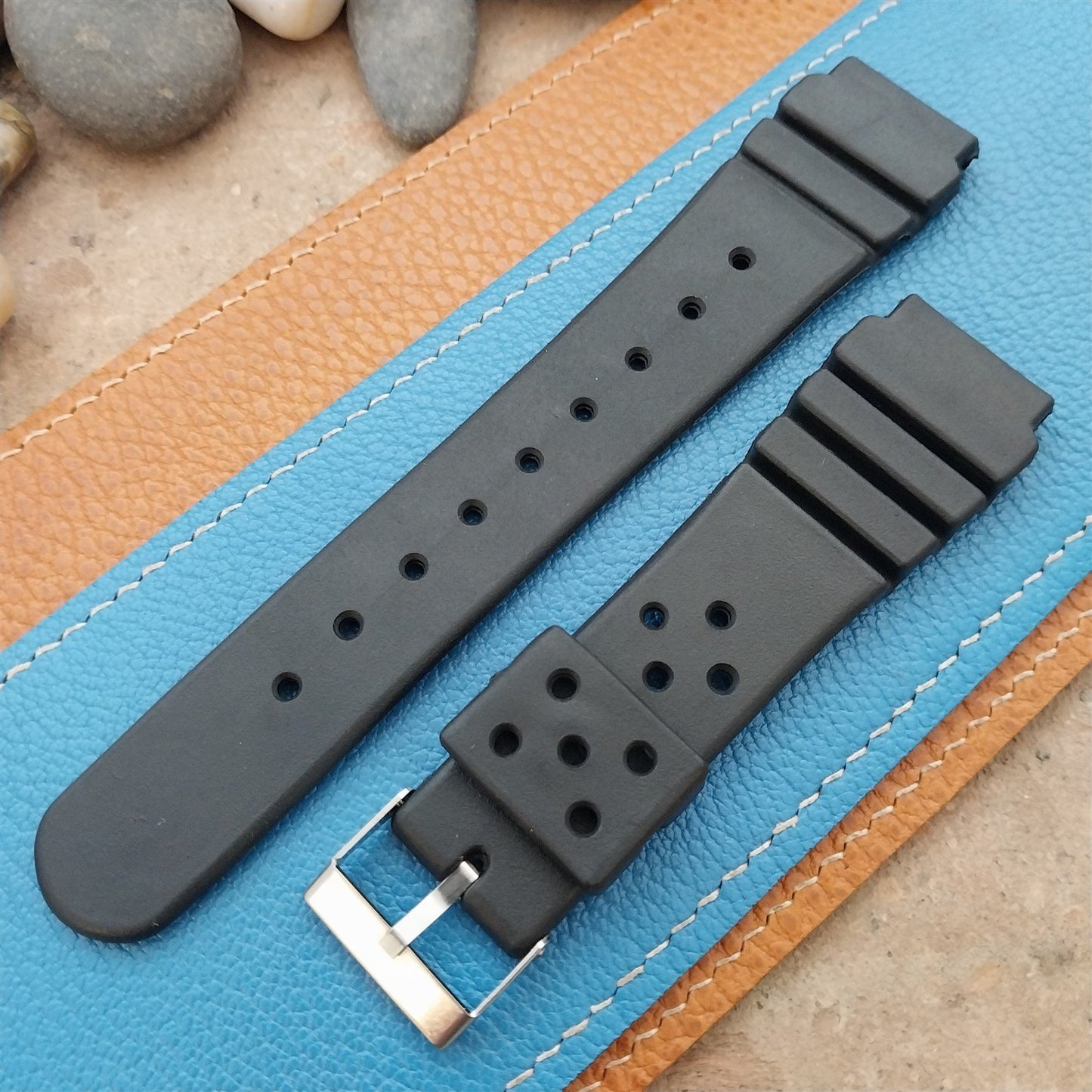 Vintage 22mm Flared Black Synthetic Diver Watch Strap