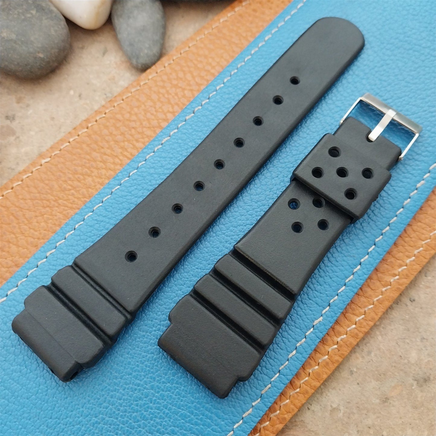 Vintage 22mm Flared Black Synthetic Diver Watch Strap