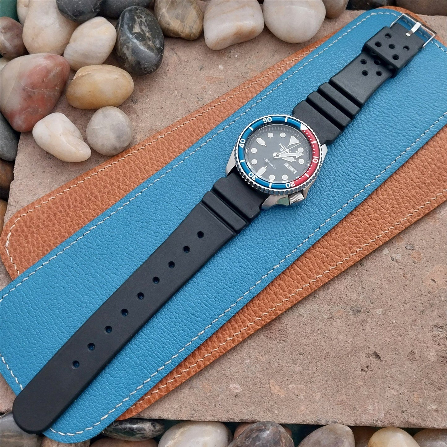 Vintage 22mm Flared Black Synthetic Diver Watch Strap