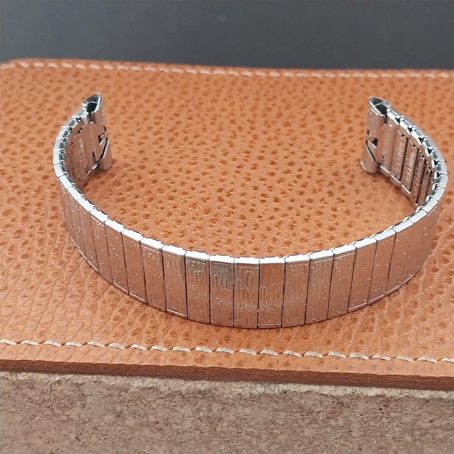 17.2mm 1960s Vintage Stainless Steel Uniflex Slim Expansion Unused Watch Band