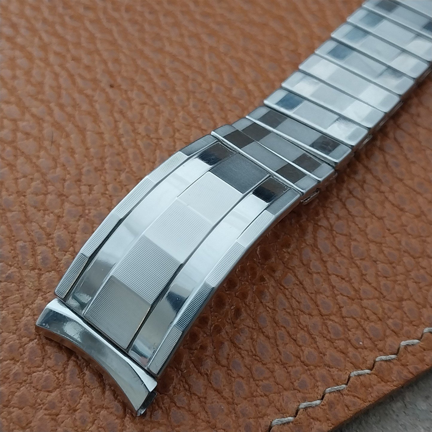 The Correct Original 1950s Waltham Skindiver Admiral Stainless Steel Watch Band
