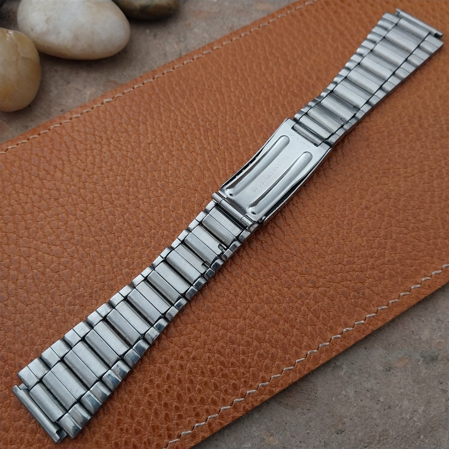 Vintage 18.4mm Flared Stainless Steel nos Unused Classic Watch Band