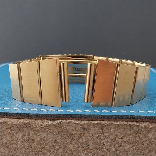Vintage 18mm Flared Yellow Gold Tone Unused Classic Watch Band