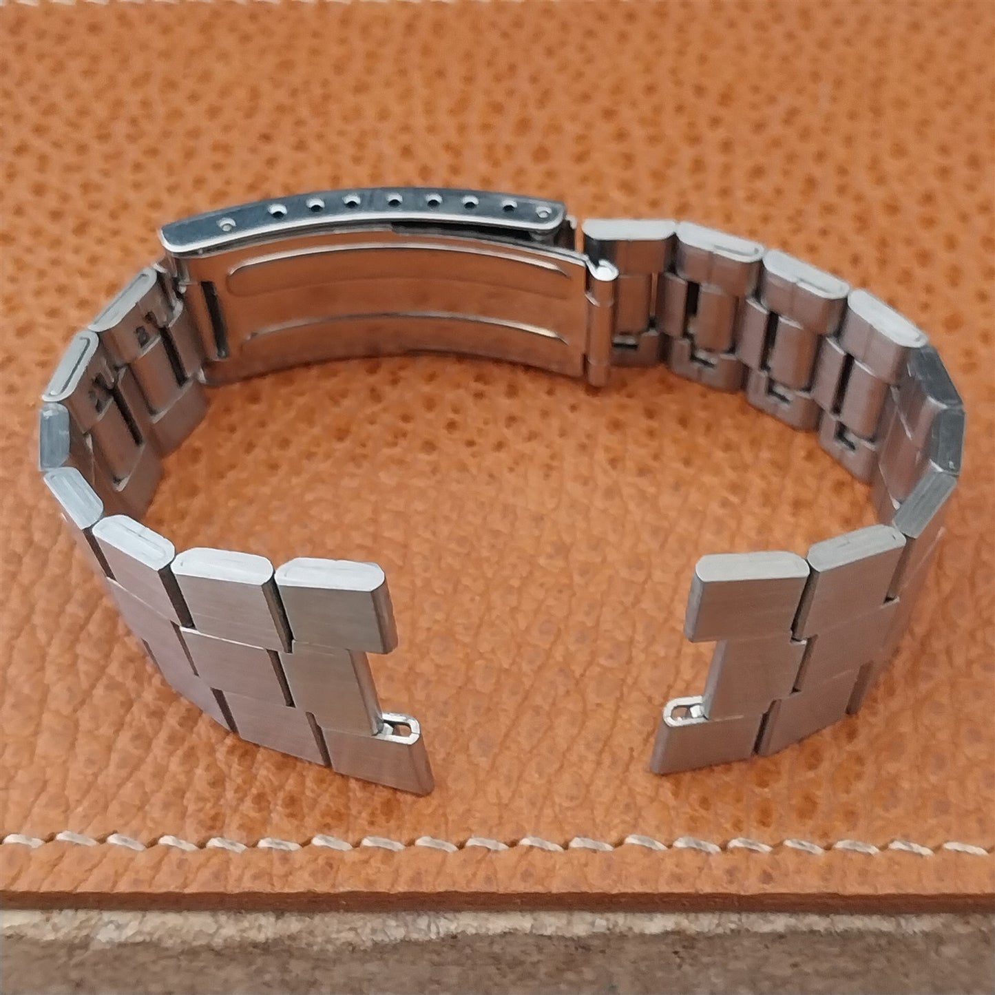 Vintage Single Center-Lug Stainless Steel Clasic 1970s LED LCD nos Watch Band