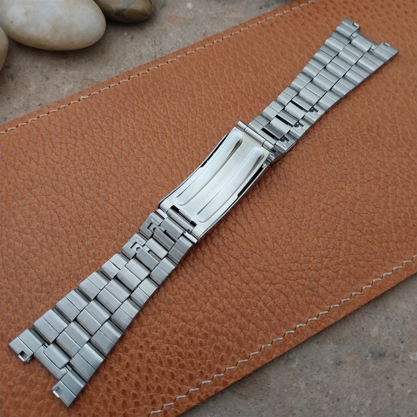 Vintage Single Center-Lug Stainless Steel Clasic 1970s LED LCD nos Watch Band
