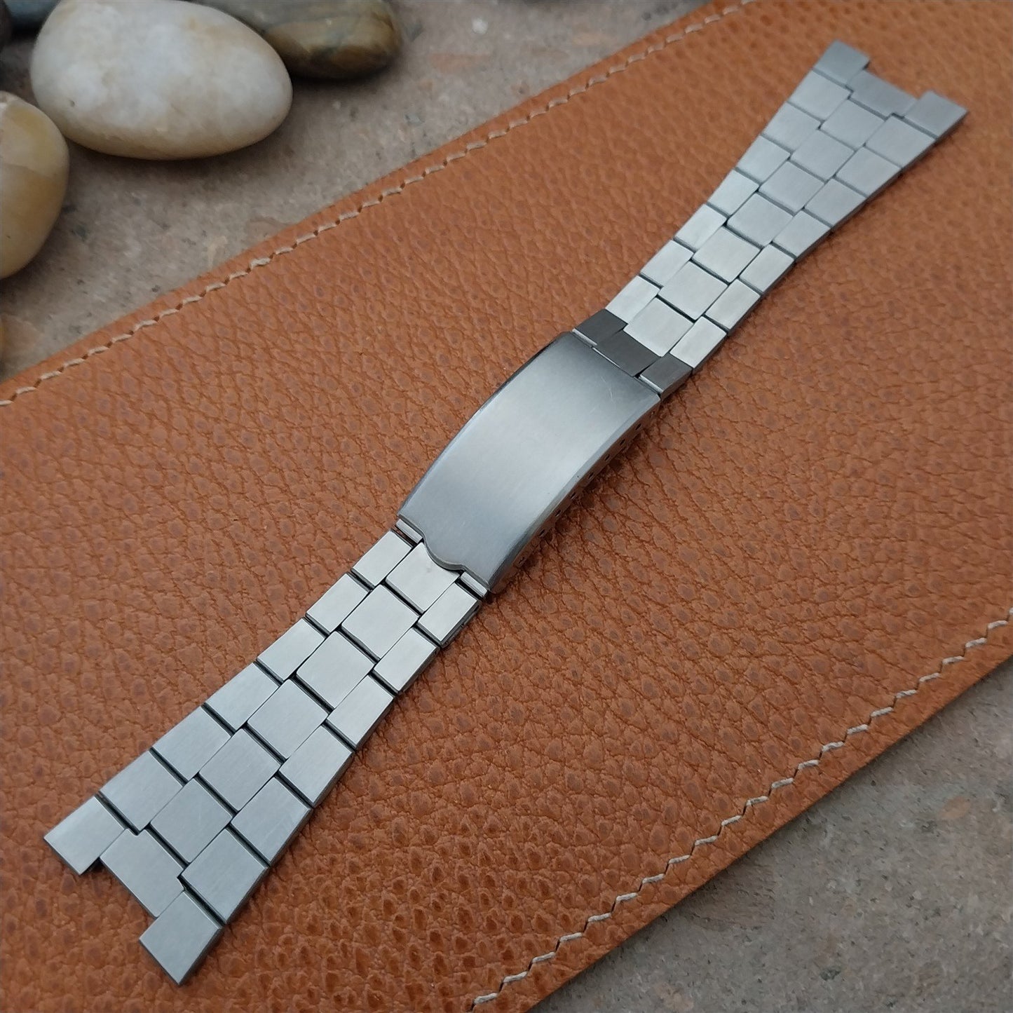 Vintage Single Center-Lug Stainless Steel Clasic 1970s LED LCD nos Watch Band