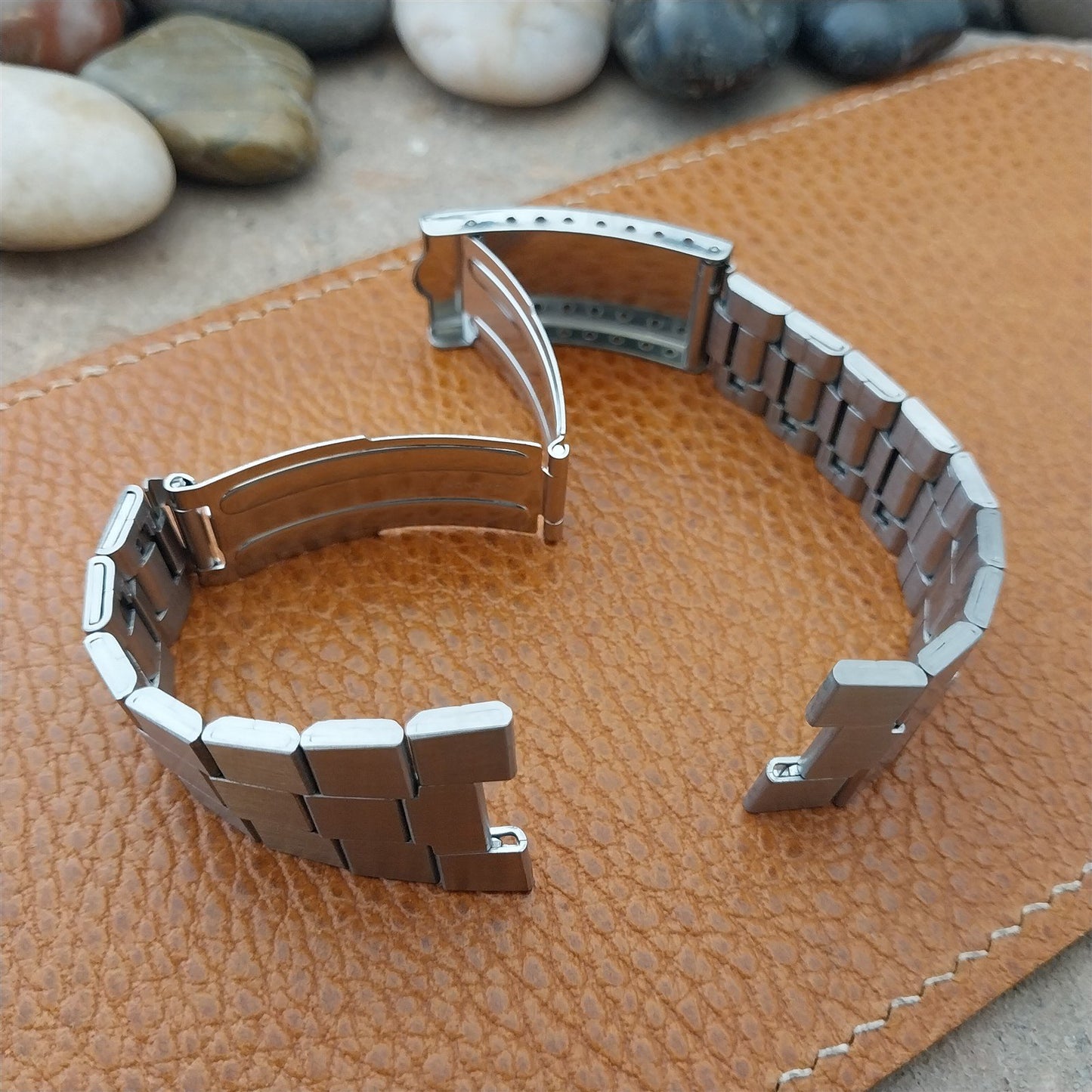 Vintage Single Center-Lug Stainless Steel Clasic 1970s LED LCD nos Watch Band