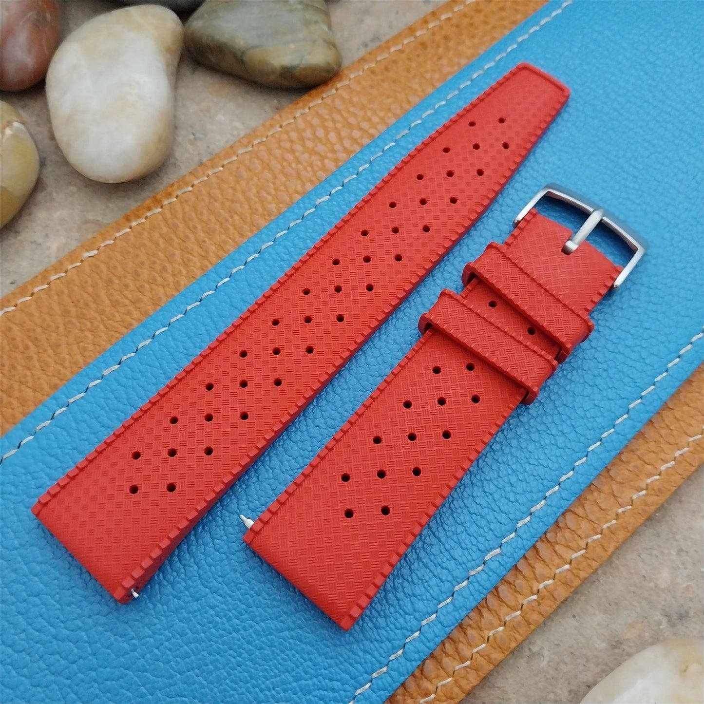 22mm FKM Tropical Red Tapered Divers Watch Strap & Quick Release Spring Bars