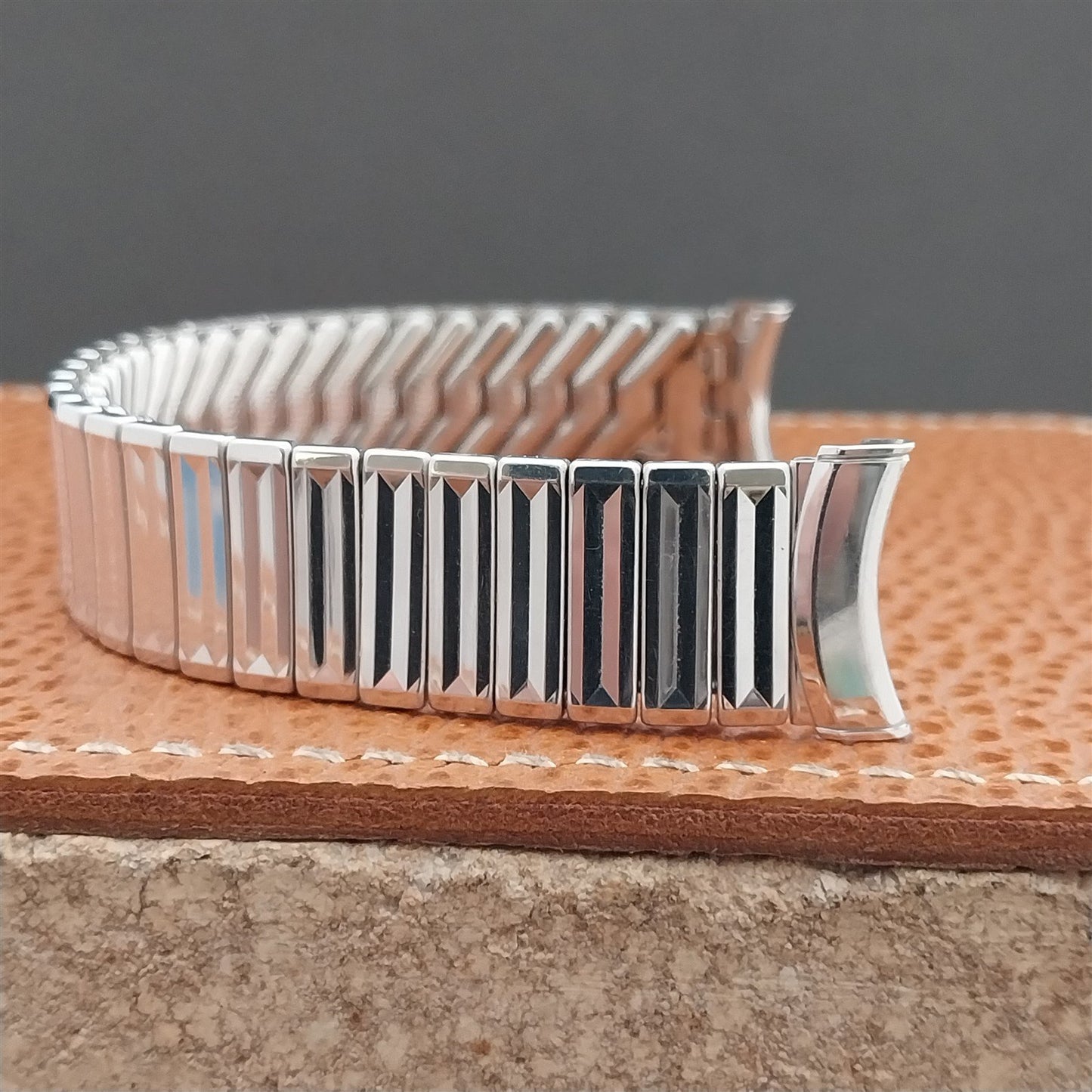 17mm Kreisler White Gold-Filled Classic Stretch Unused 1960s Vintage Watch Band