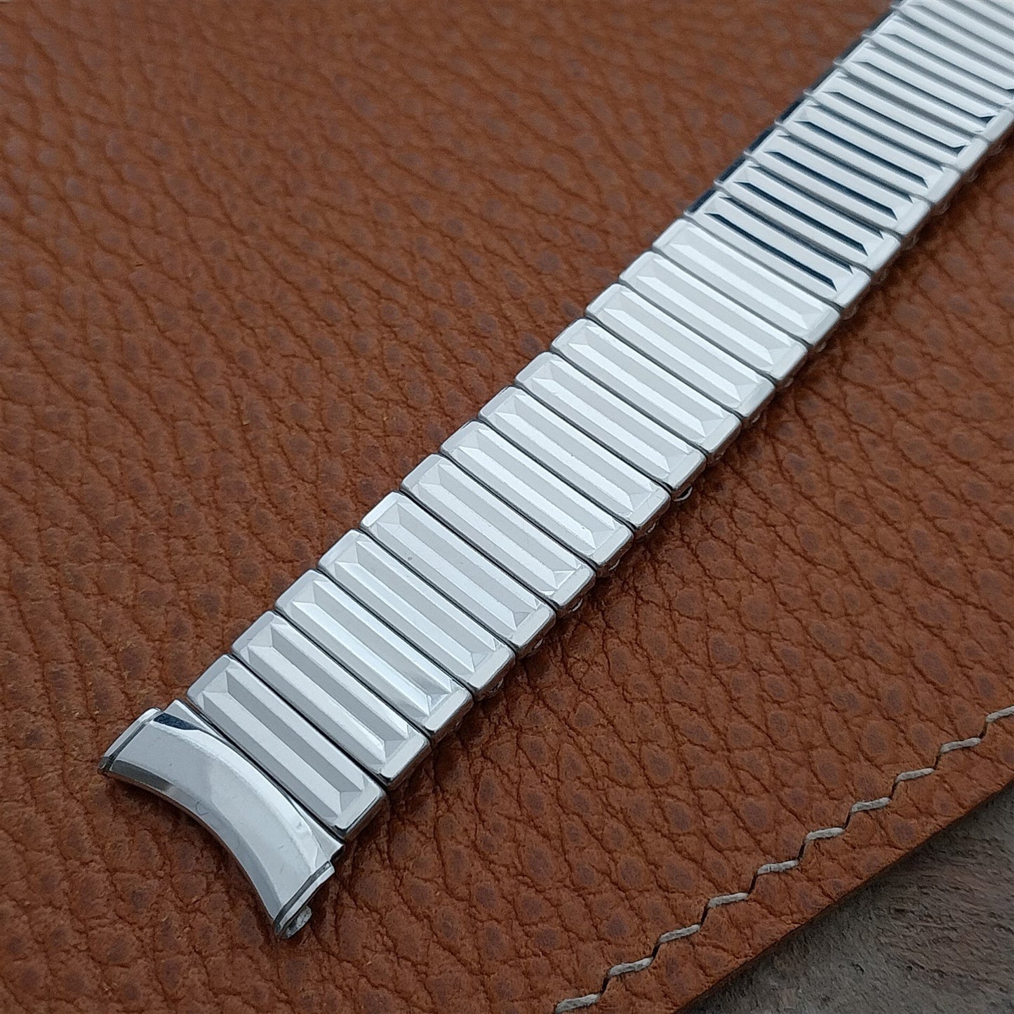 17mm Kreisler White Gold-Filled Classic Stretch Unused 1960s Vintage Watch Band