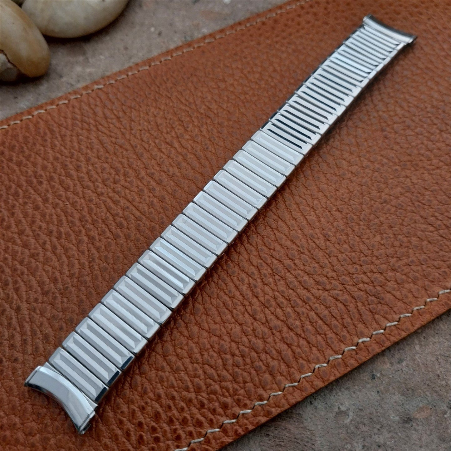 17mm Kreisler White Gold-Filled Classic Stretch Unused 1960s Vintage Watch Band