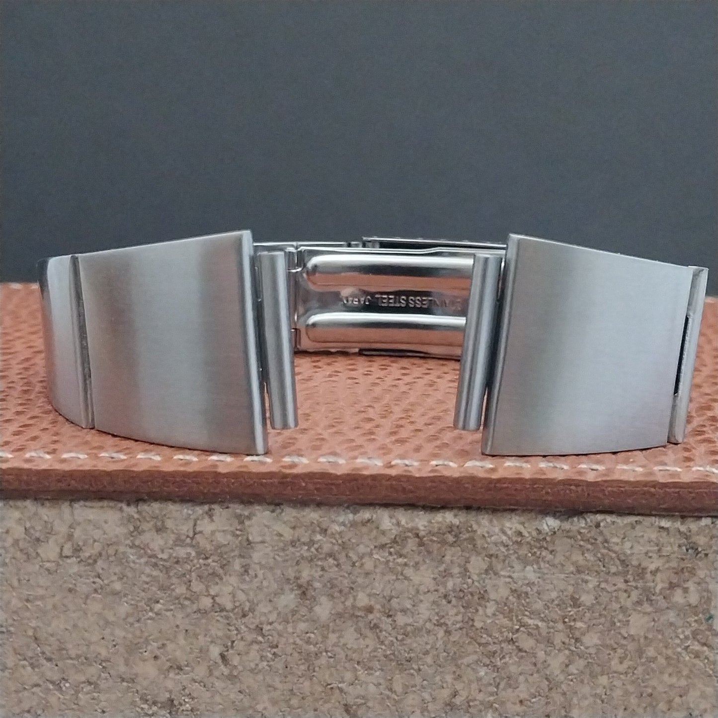 19mm Stainless Steel Bear Japan Classic Flared 1970s Unused Vintage Watch Band