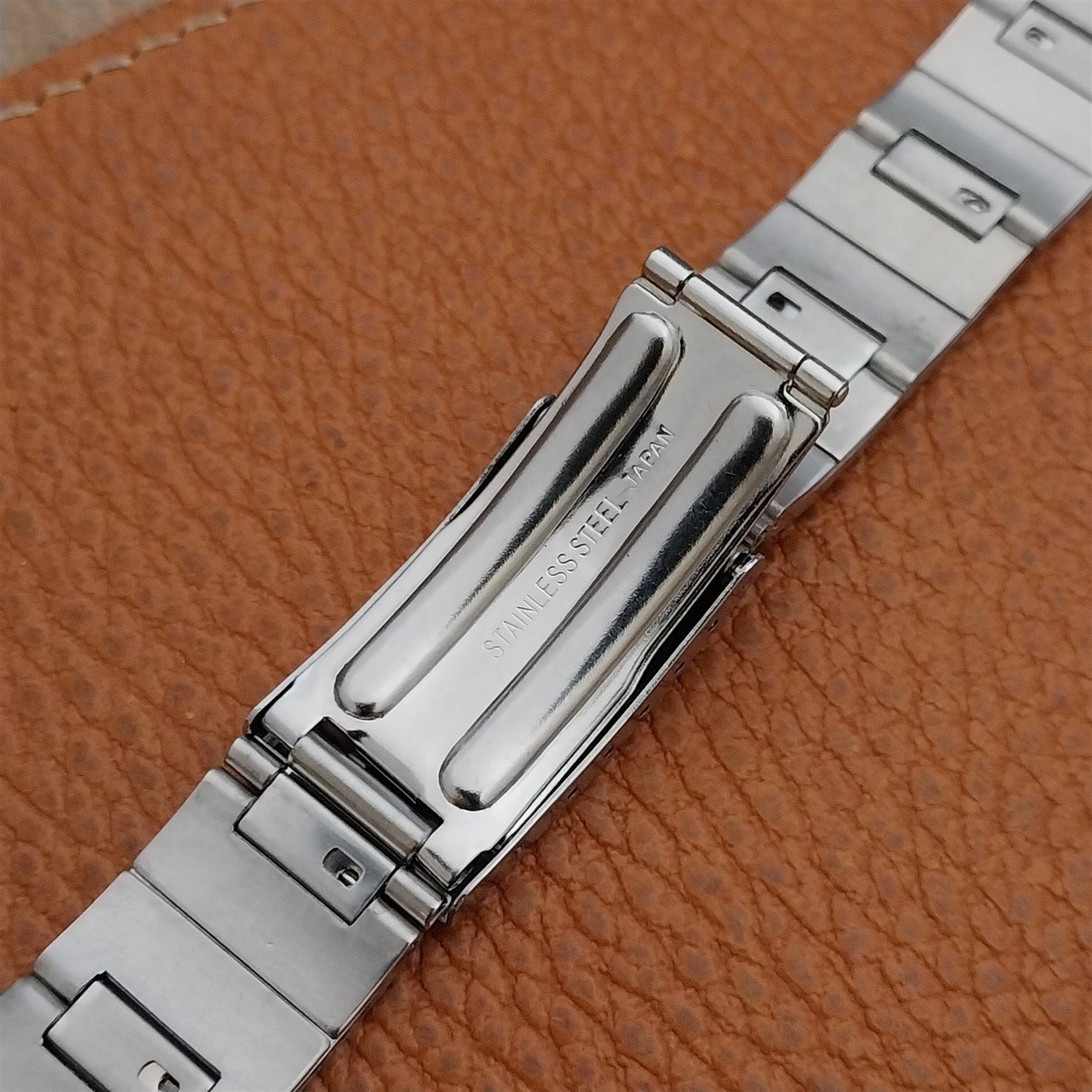 19mm Stainless Steel Bear Japan Classic Flared 1970s Unused Vintage Watch Band